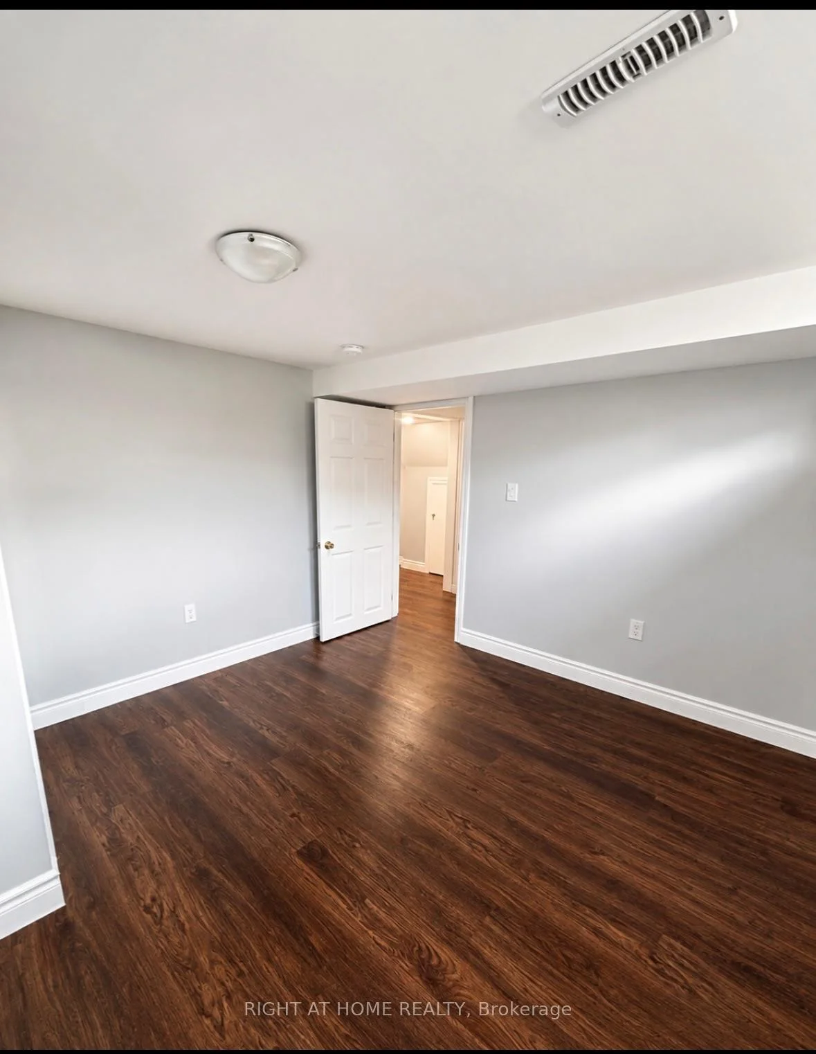 Photo 32 of 530 Mclevin Avenue, Scarborough, Malvern — HOMEH