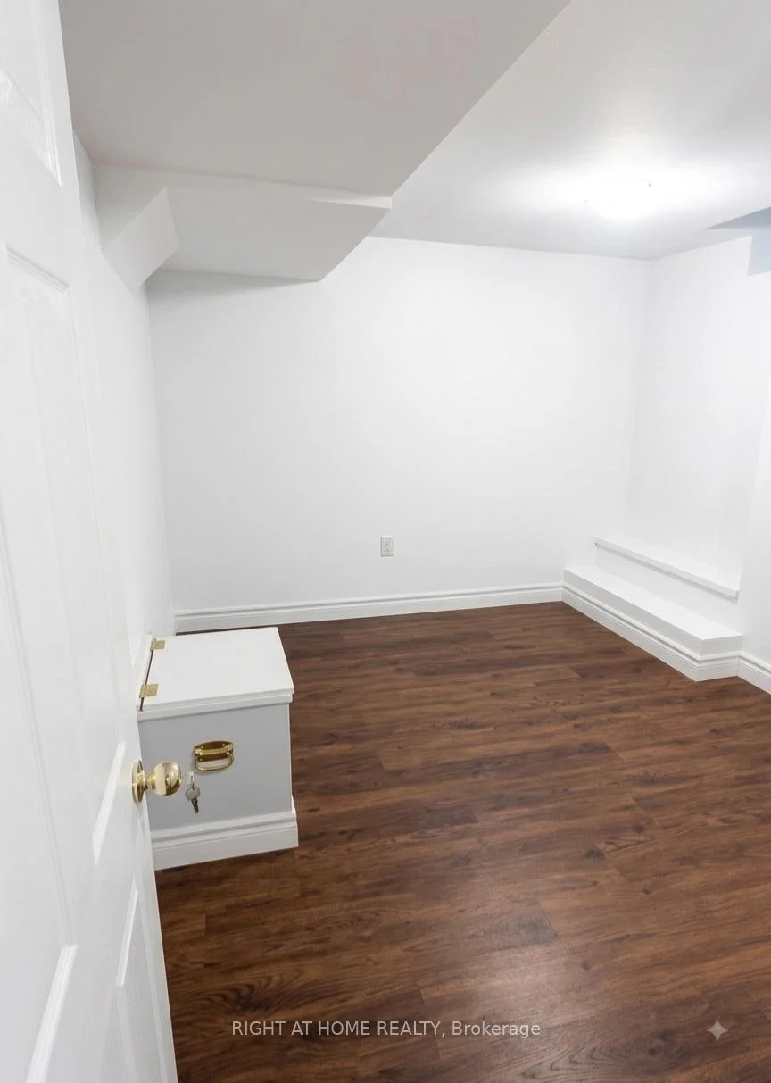 Photo 37 of 530 Mclevin Avenue, Scarborough, Malvern — HOMEH