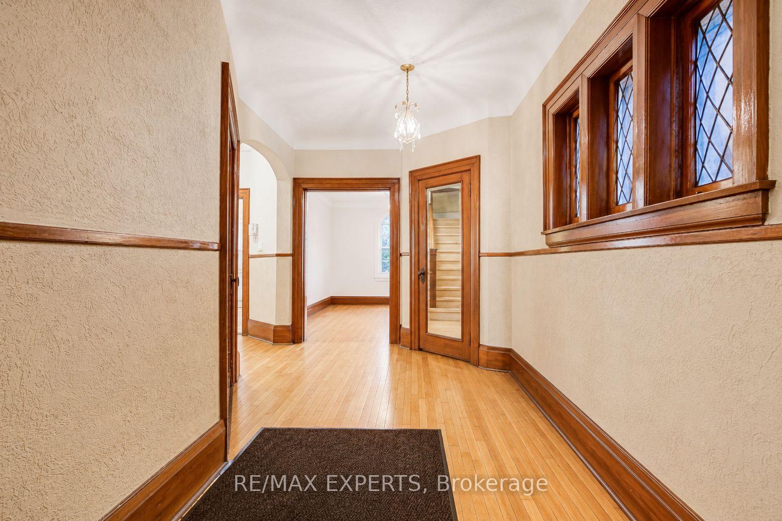 Photo 5 of 19 Marmaduke Street, Toronto, High Park-Swansea — HOMEH