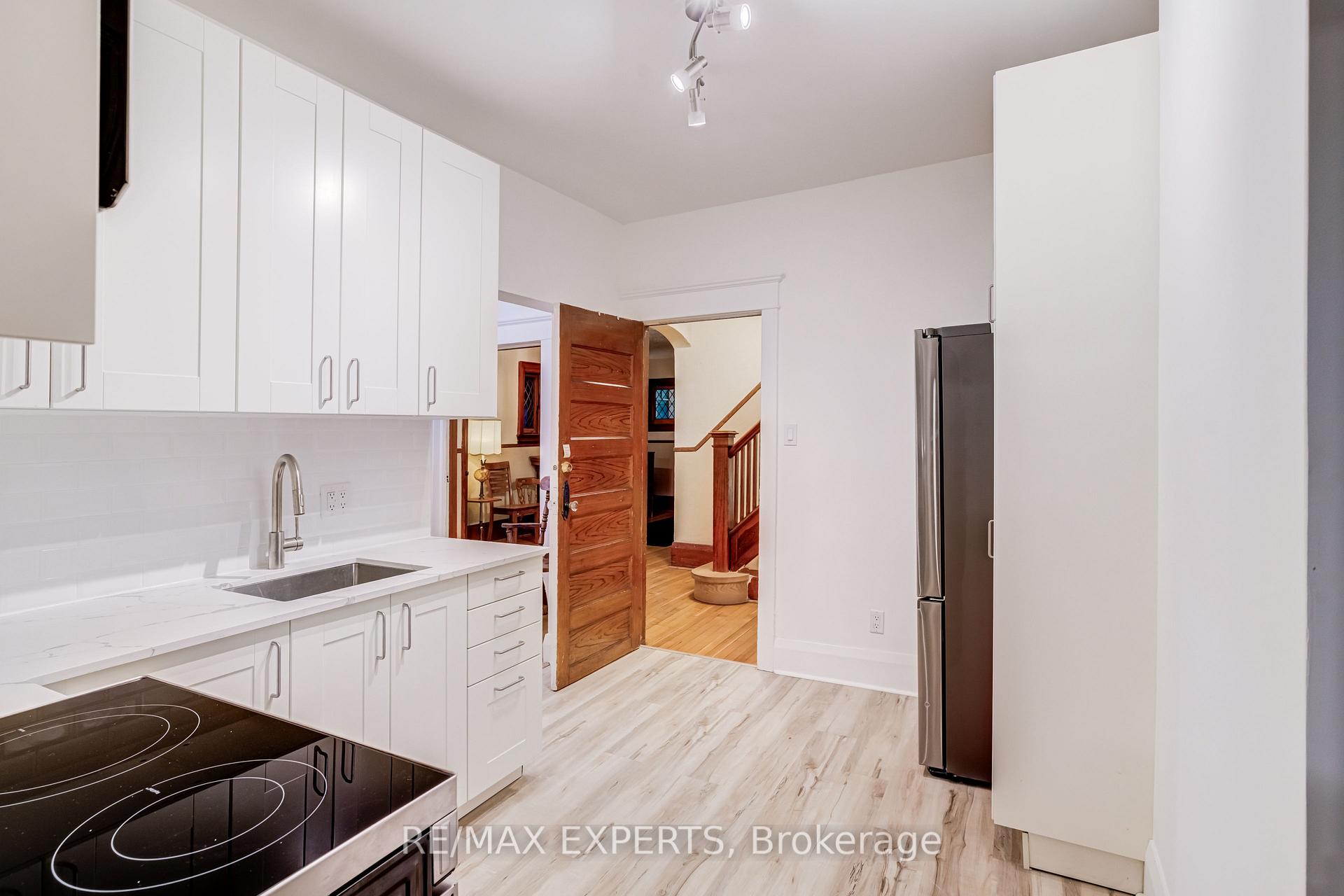 Photo 14 of 19 Marmaduke Street, Toronto, High Park-Swansea — HOMEH