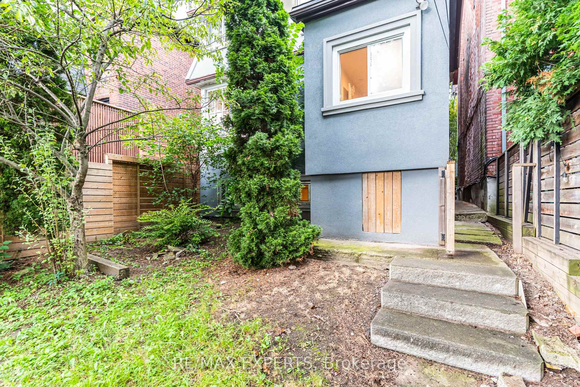Photo 37 of 19 Marmaduke Street, Toronto, High Park-Swansea — HOMEH
