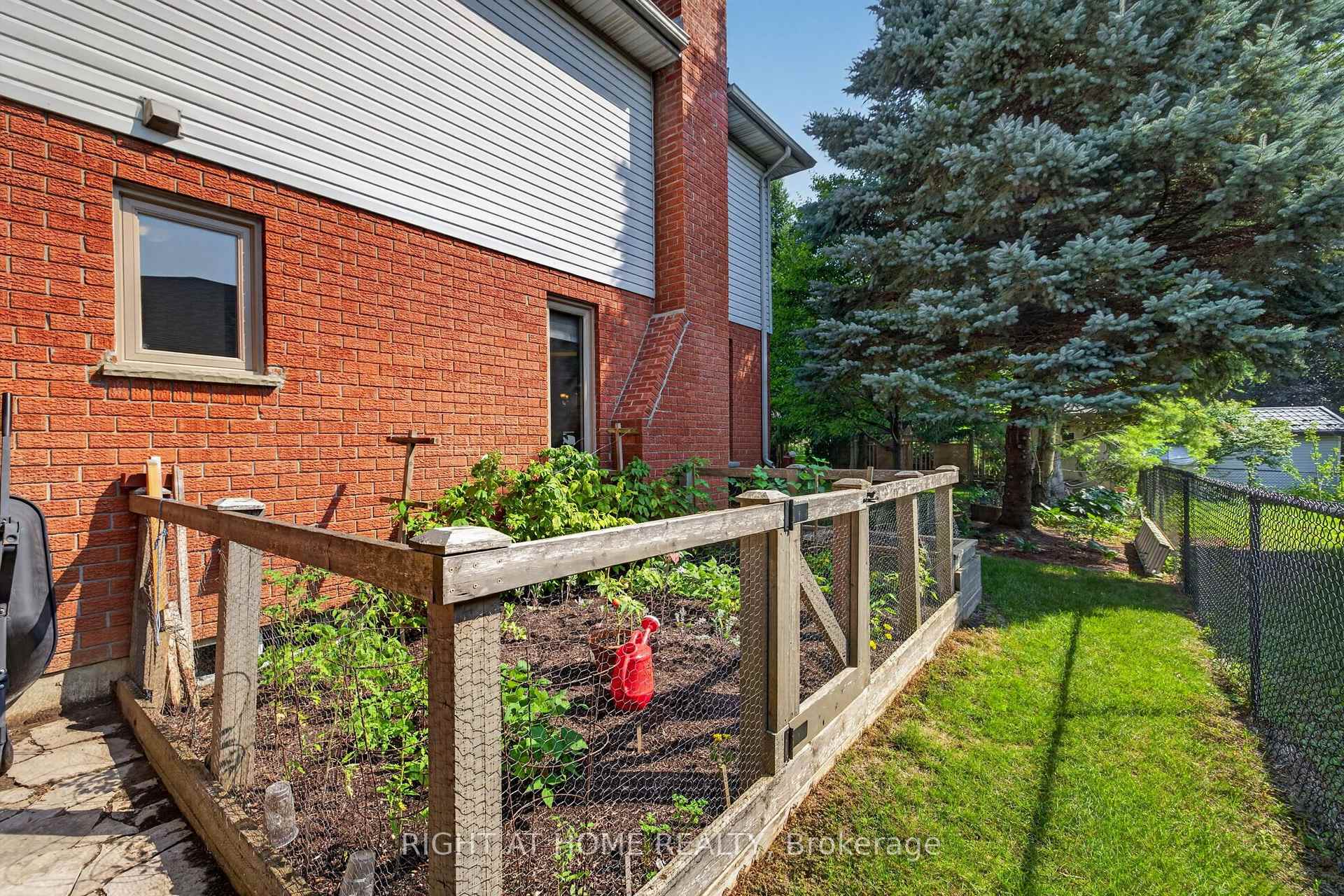 Photo 44 of 47 Robinson Lane, London, North G — HOMEH