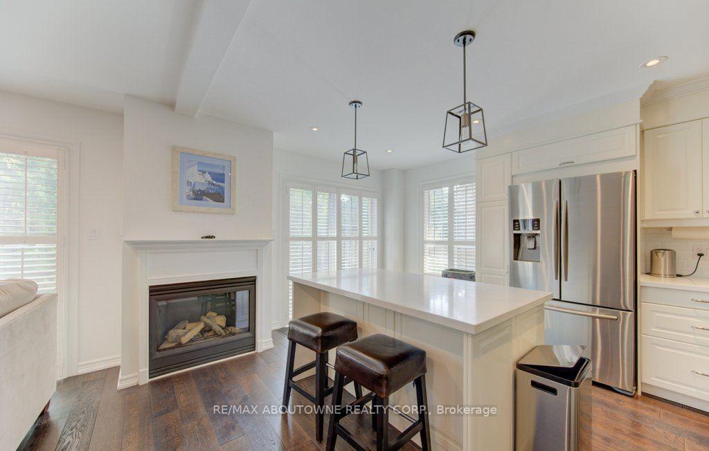 Photo 3 of Unit 53, 3045 New Street, Burlington, Roseland — HOMEH
