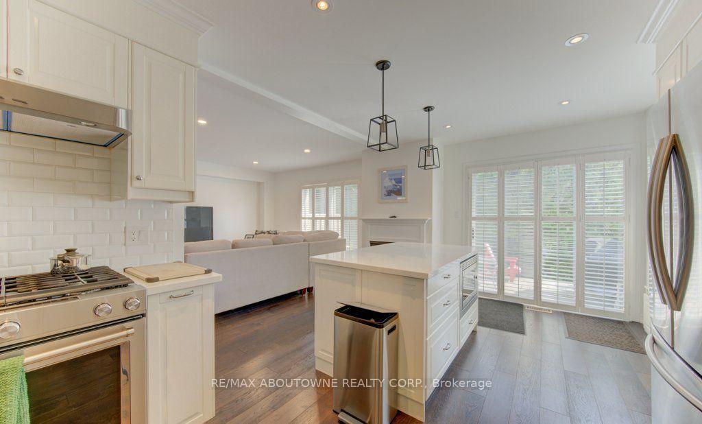 Photo 8 of Unit 53, 3045 New Street, Burlington, Roseland — HOMEH