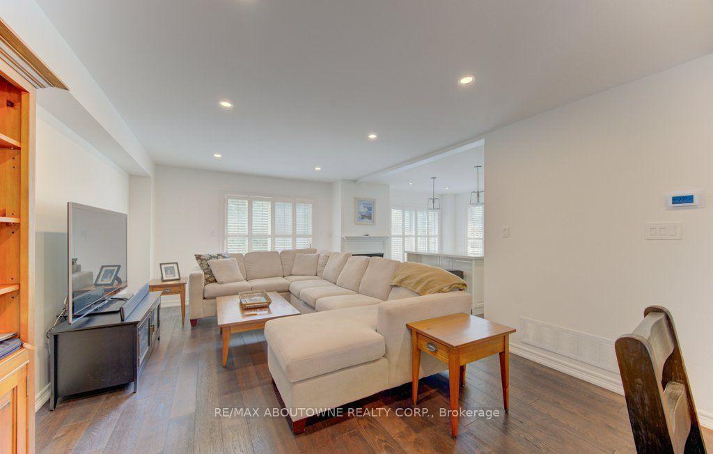Photo 9 of Unit 53, 3045 New Street, Burlington, Roseland — HOMEH