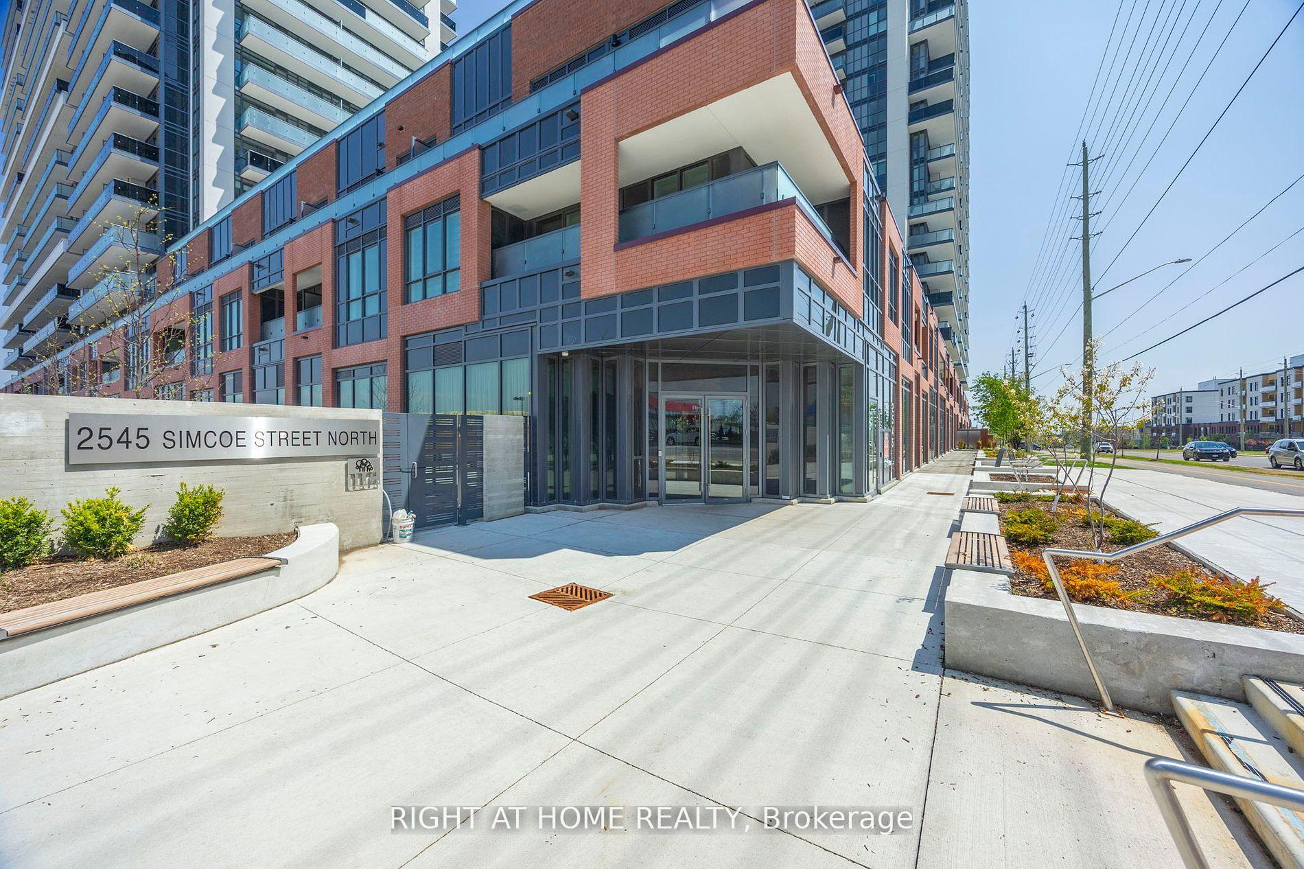 Front of Unit 1131, 2545 Simcoe Street N