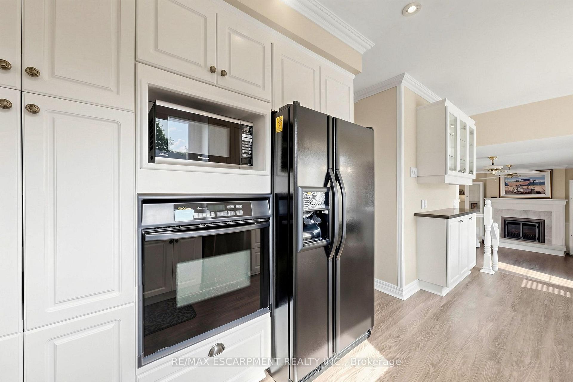 Photo 18 of 2208 Lancaster Crescent, Burlington, Mountainside — HOMEH