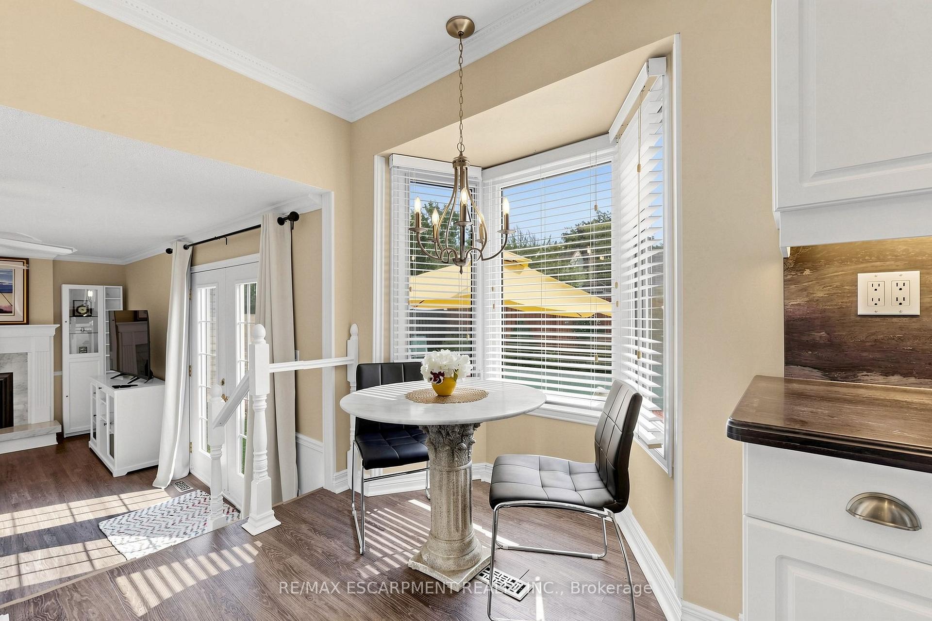 Photo 19 of 2208 Lancaster Crescent, Burlington, Mountainside — HOMEH