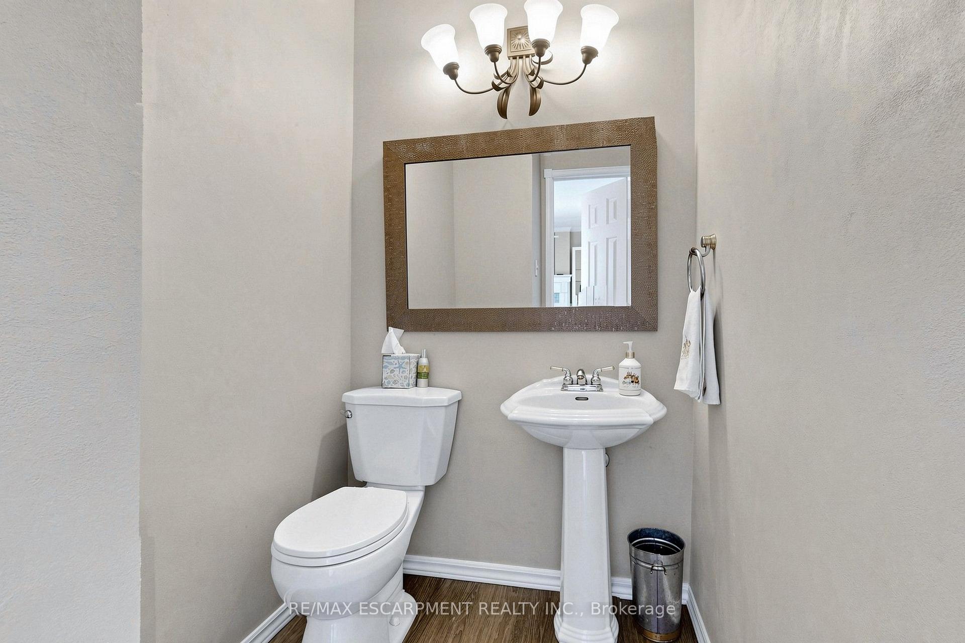 Photo 20 of 2208 Lancaster Crescent, Burlington, Mountainside — HOMEH