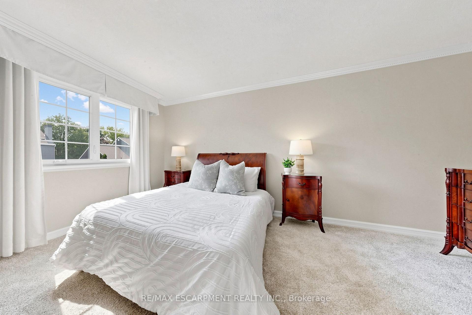 Photo 21 of 2208 Lancaster Crescent, Burlington, Mountainside — HOMEH