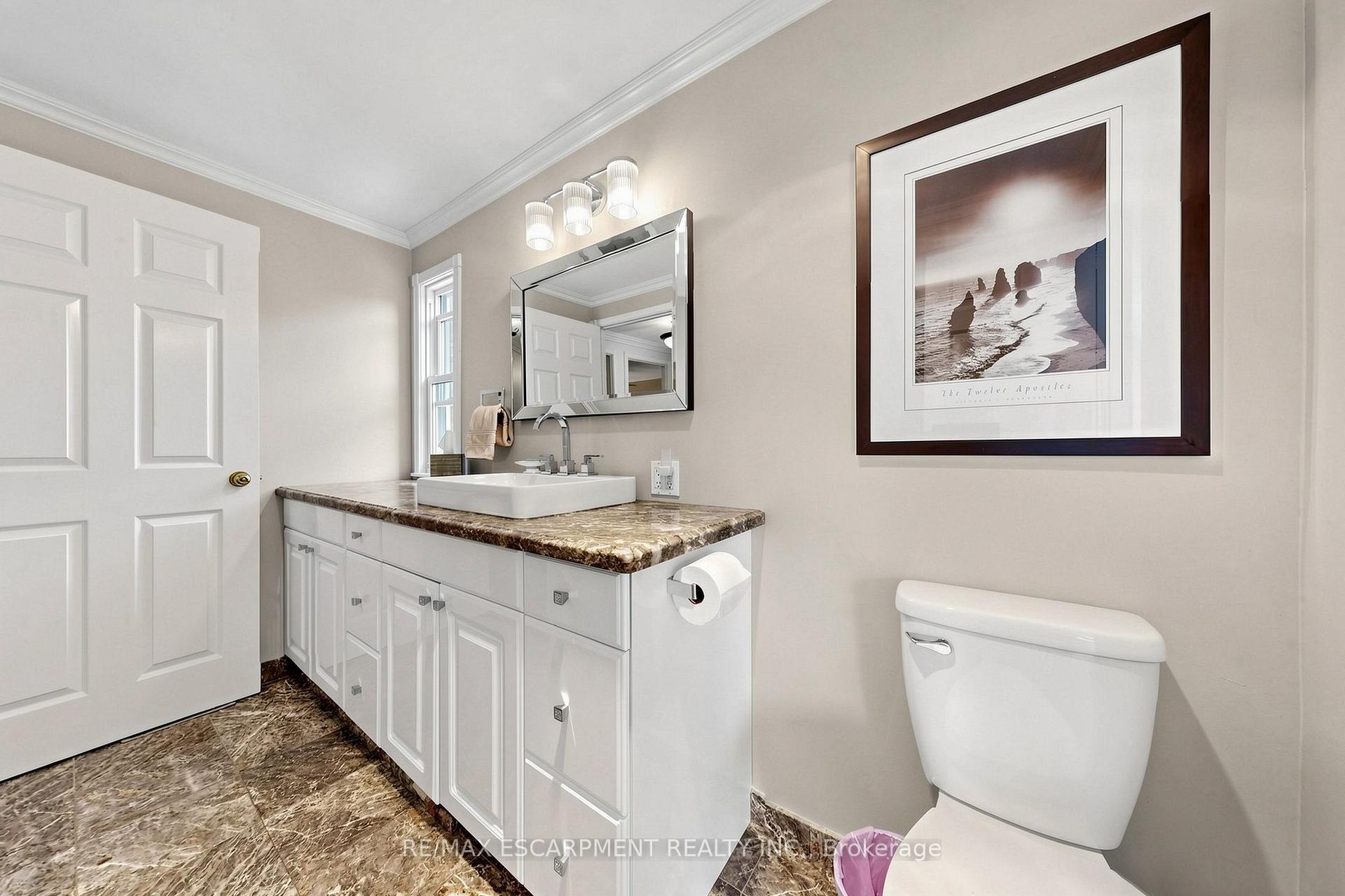 Photo 28 of 2208 Lancaster Crescent, Burlington, Mountainside — HOMEH