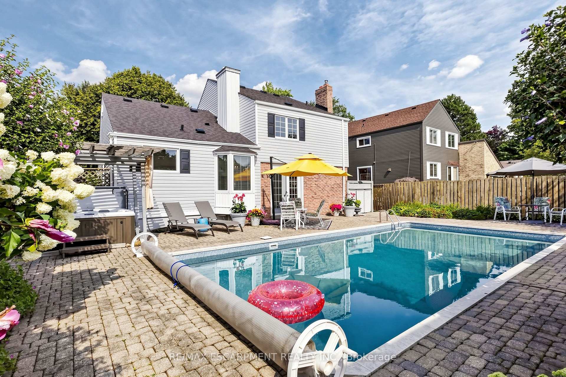 Photo 35 of 2208 Lancaster Crescent, Burlington, Mountainside — HOMEH