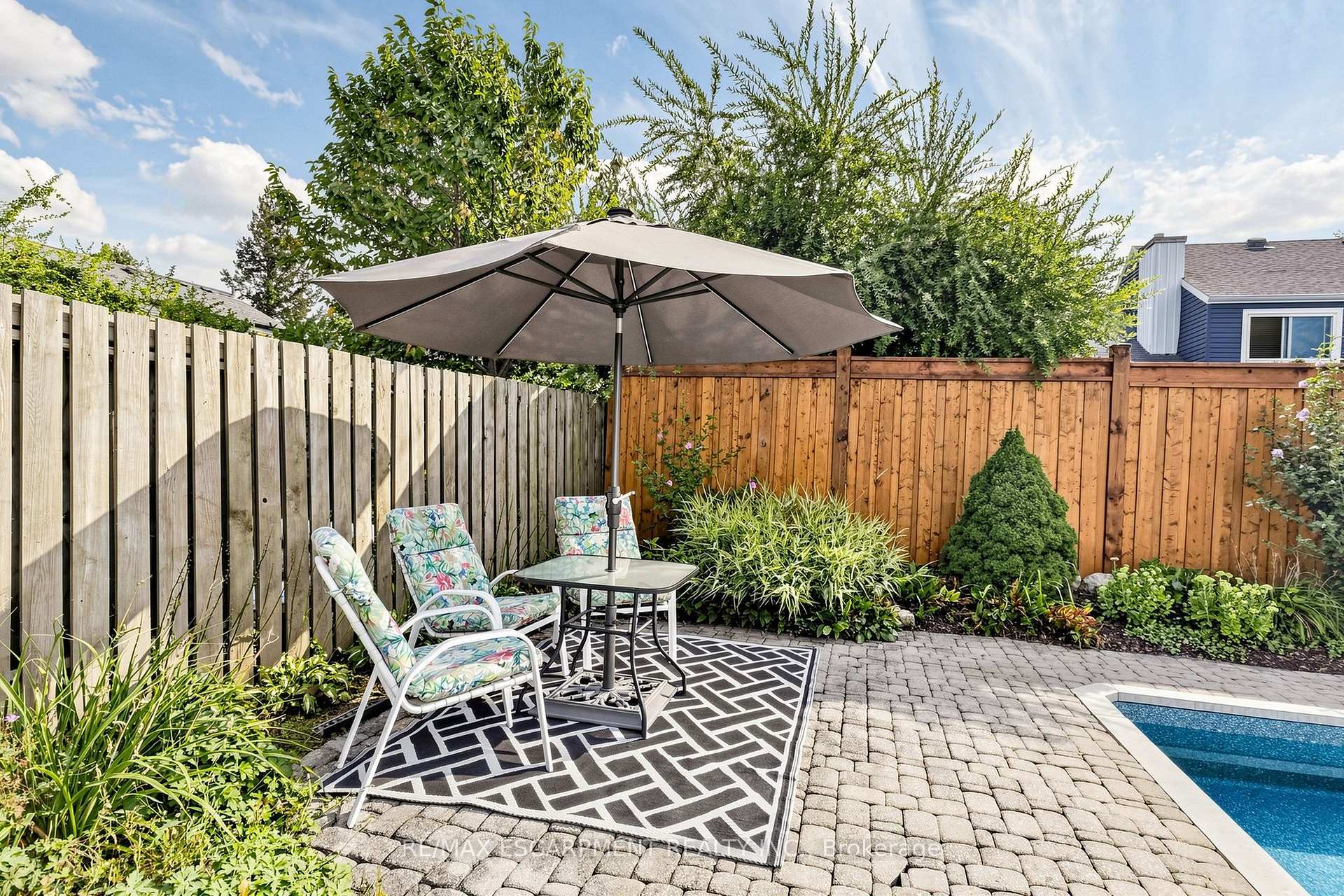 Photo 42 of 2208 Lancaster Crescent, Burlington, Mountainside — HOMEH