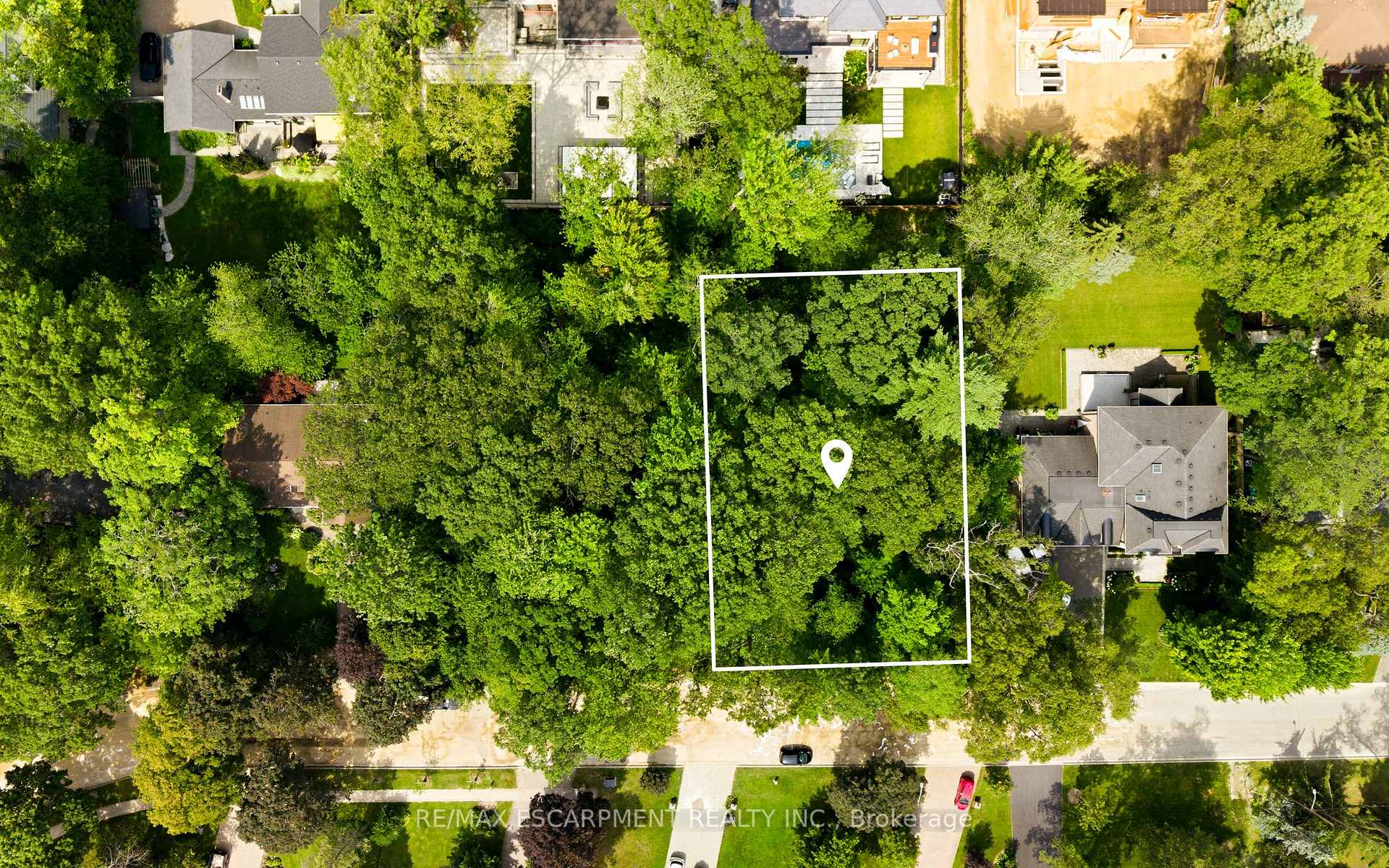 Photo 2 of 2115 Lynchmere Avenue, Mississauga, Cooksville — HOMEH