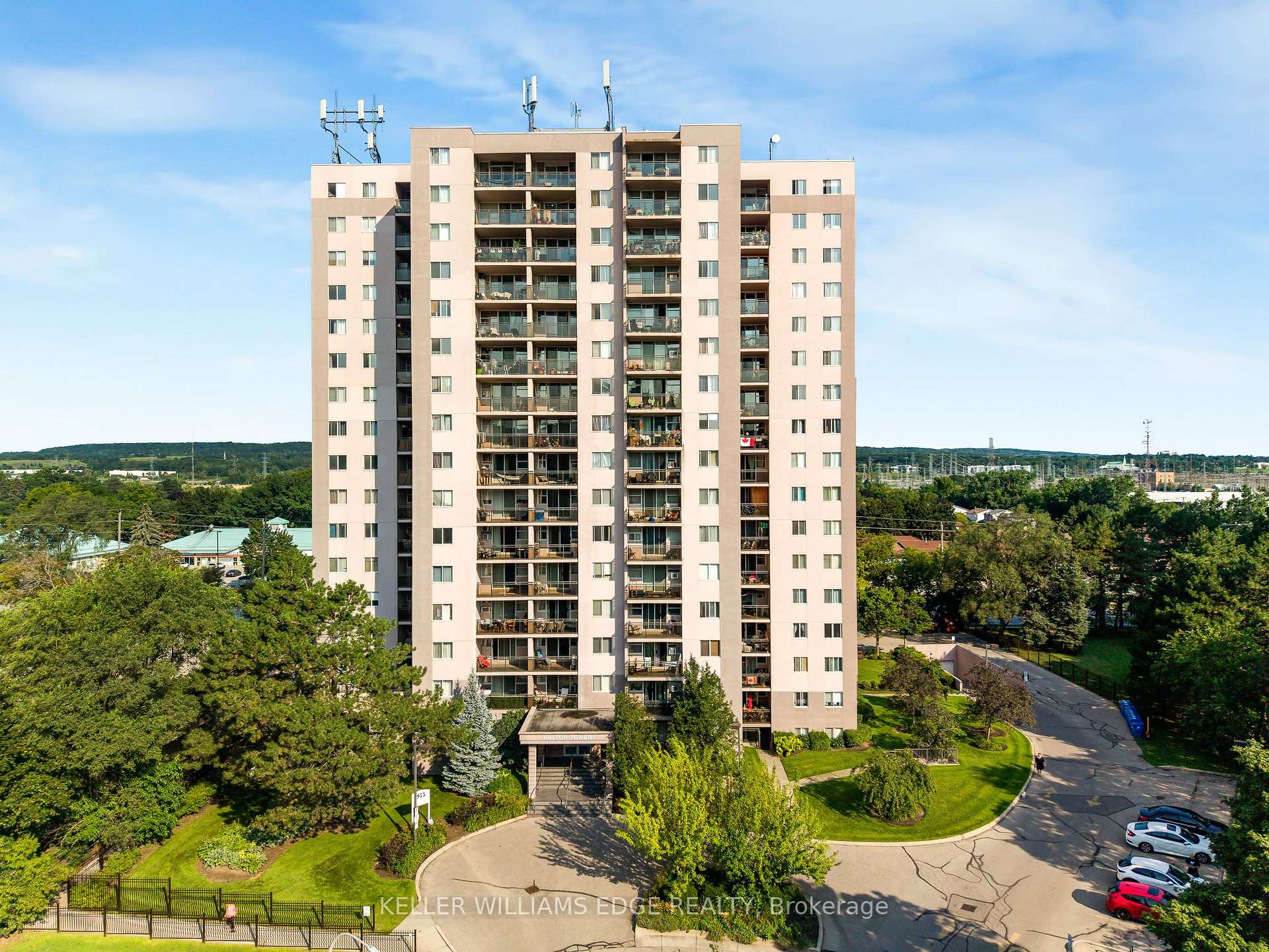 Photo of Unit 708, 975 Warwick Court