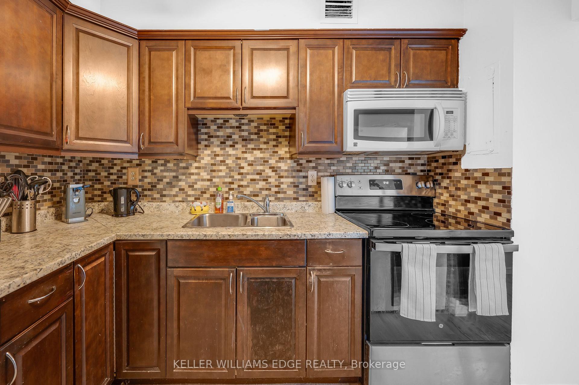 Photo 20 of Unit 708, 975 Warwick Court, Burlington, LaSalle — HOMEH