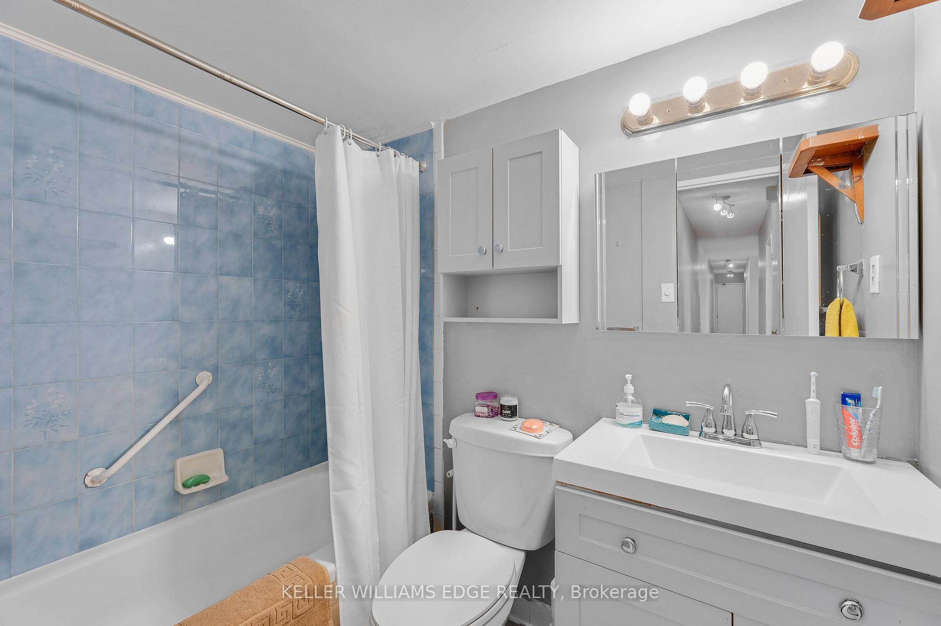 Photo 25 of Unit 708, 975 Warwick Court, Burlington, LaSalle — HOMEH