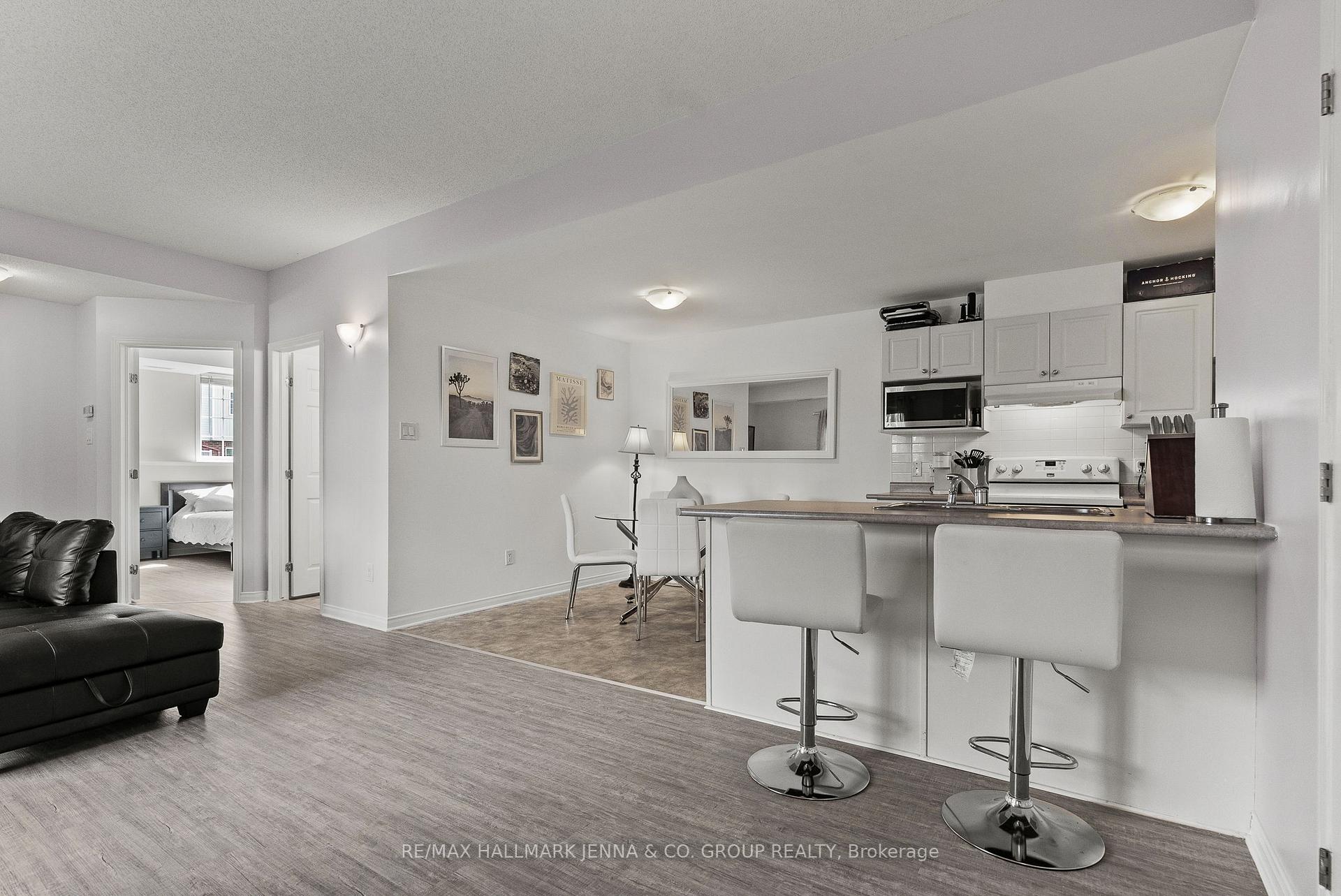 Photo 4 of Unit G, 102 Artesa Private, Ottawa, Kanata - Emerald Meadows/Trailwest — HOMEH