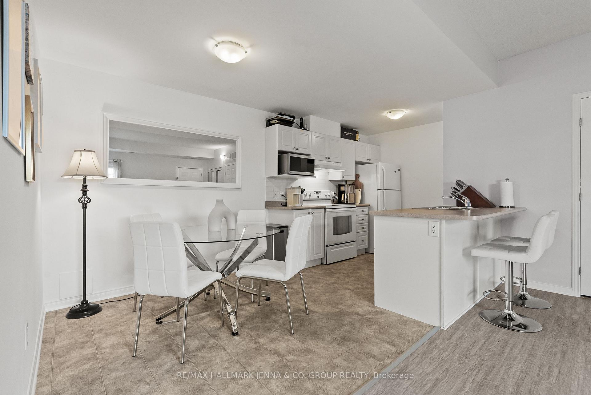 Photo 5 of Unit G, 102 Artesa Private, Ottawa, Kanata - Emerald Meadows/Trailwest — HOMEH