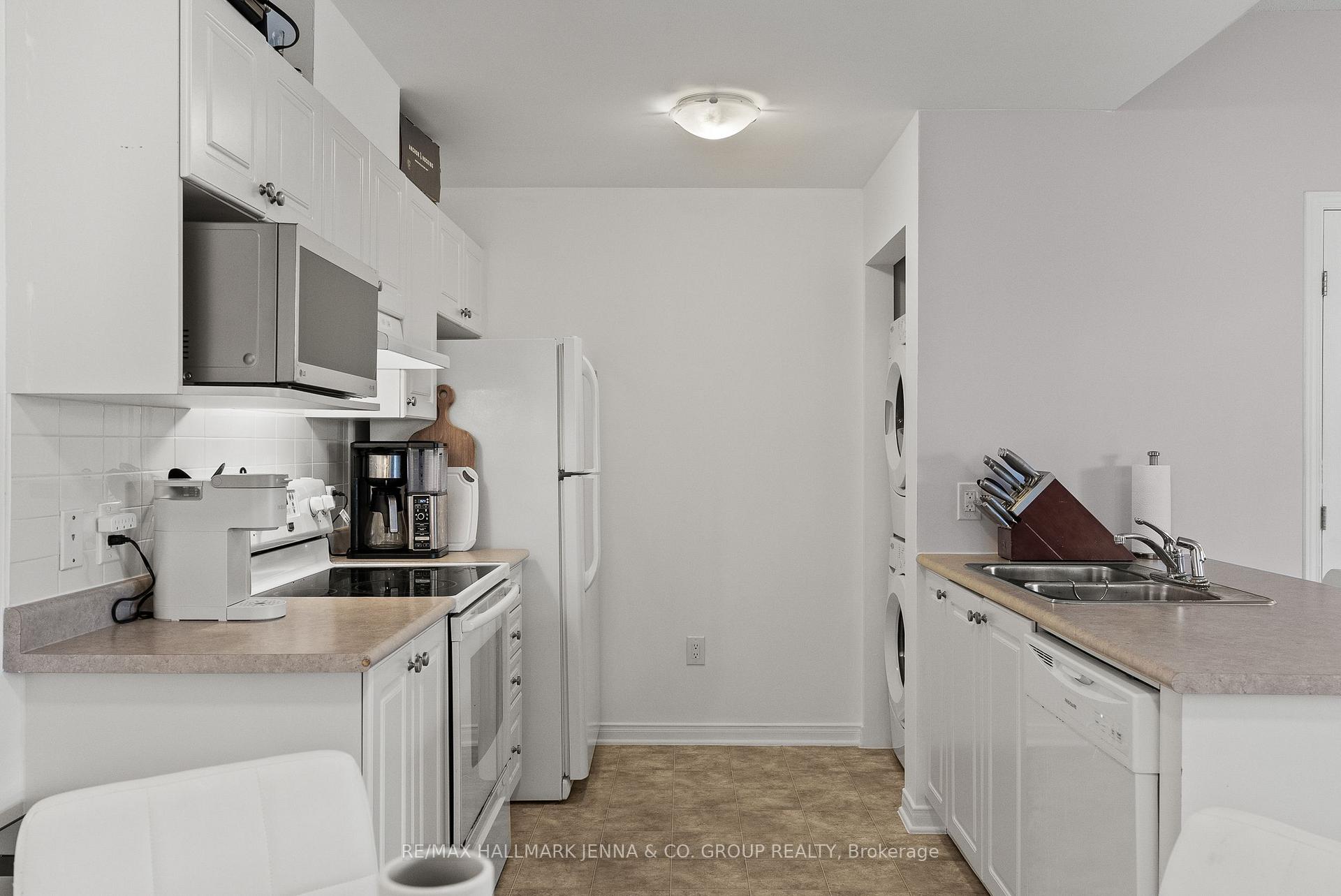 Photo 6 of Unit G, 102 Artesa Private, Ottawa, Kanata - Emerald Meadows/Trailwest — HOMEH