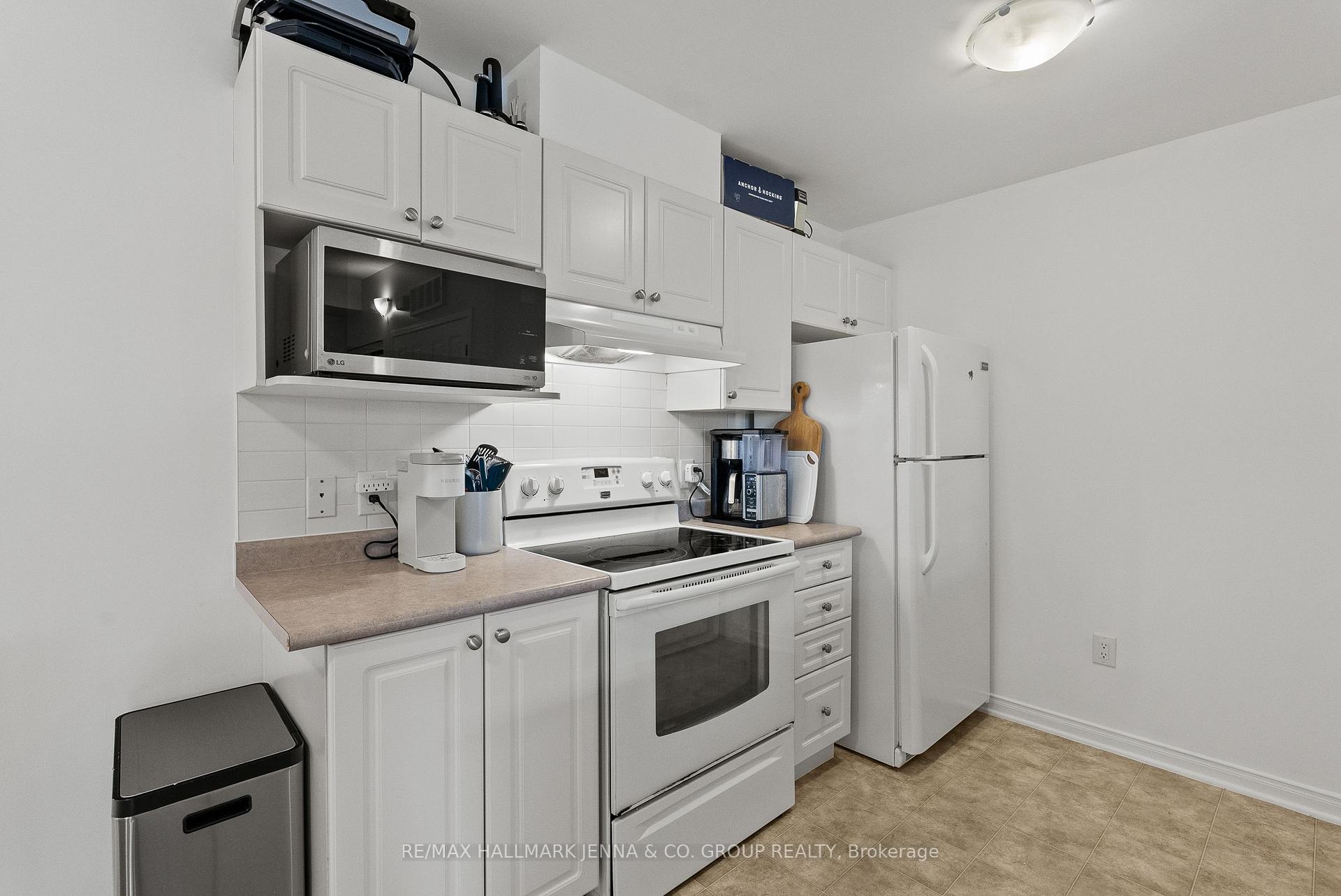 Photo 7 of Unit G, 102 Artesa Private, Ottawa, Kanata - Emerald Meadows/Trailwest — HOMEH