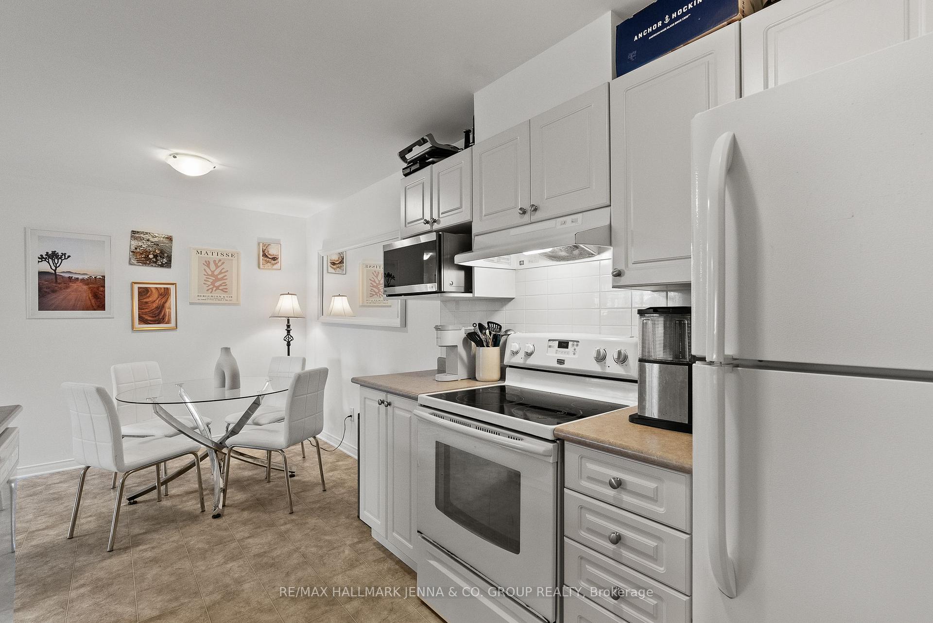 Photo 8 of Unit G, 102 Artesa Private, Ottawa, Kanata - Emerald Meadows/Trailwest — HOMEH