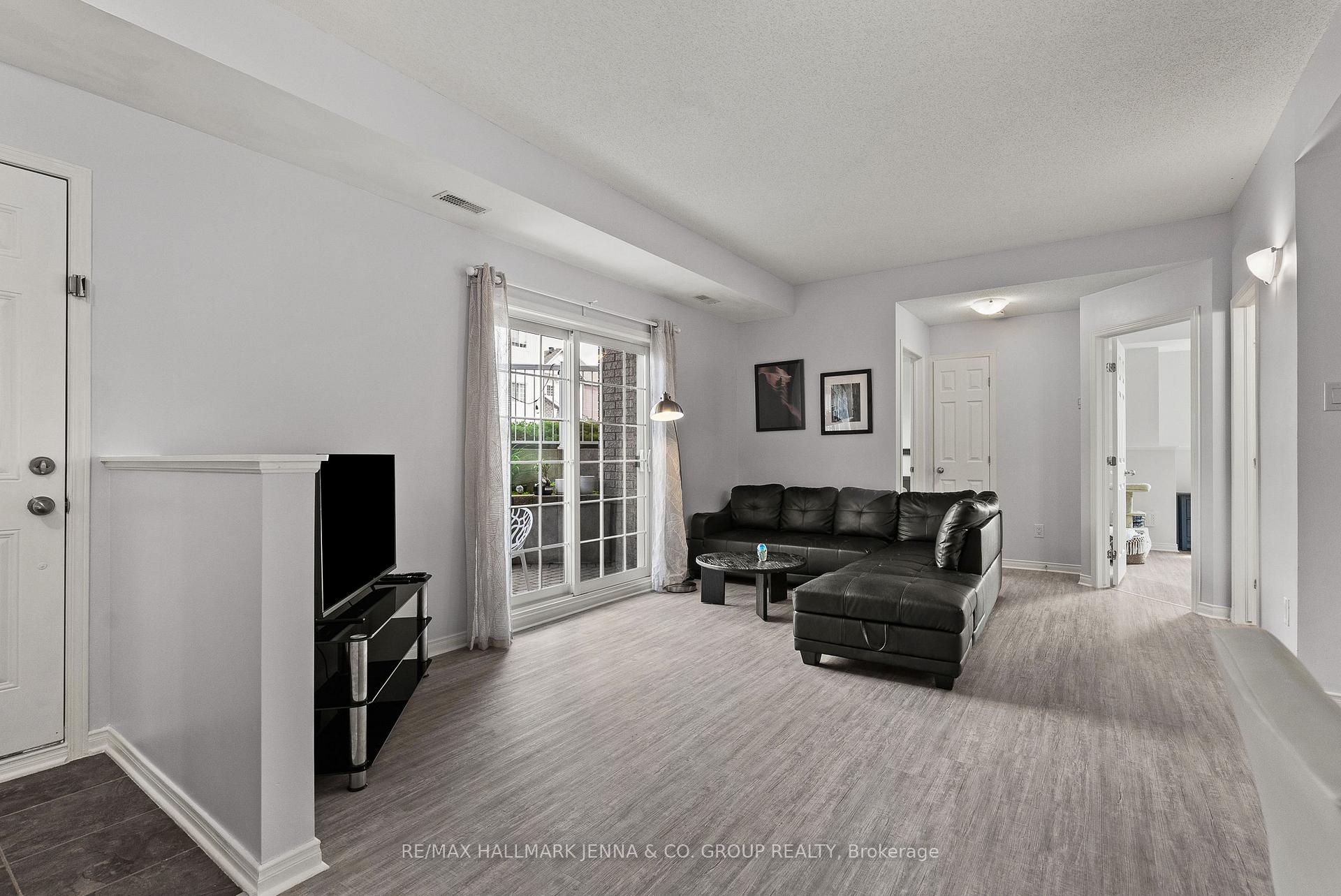 Photo 13 of Unit G, 102 Artesa Private, Ottawa, Kanata - Emerald Meadows/Trailwest — HOMEH
