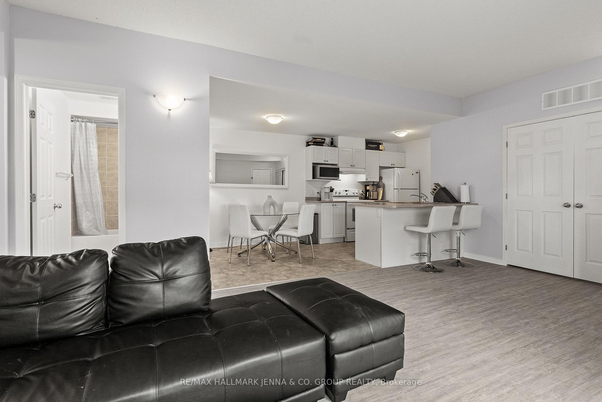 Photo 14 of Unit G, 102 Artesa Private, Ottawa, Kanata - Emerald Meadows/Trailwest — HOMEH