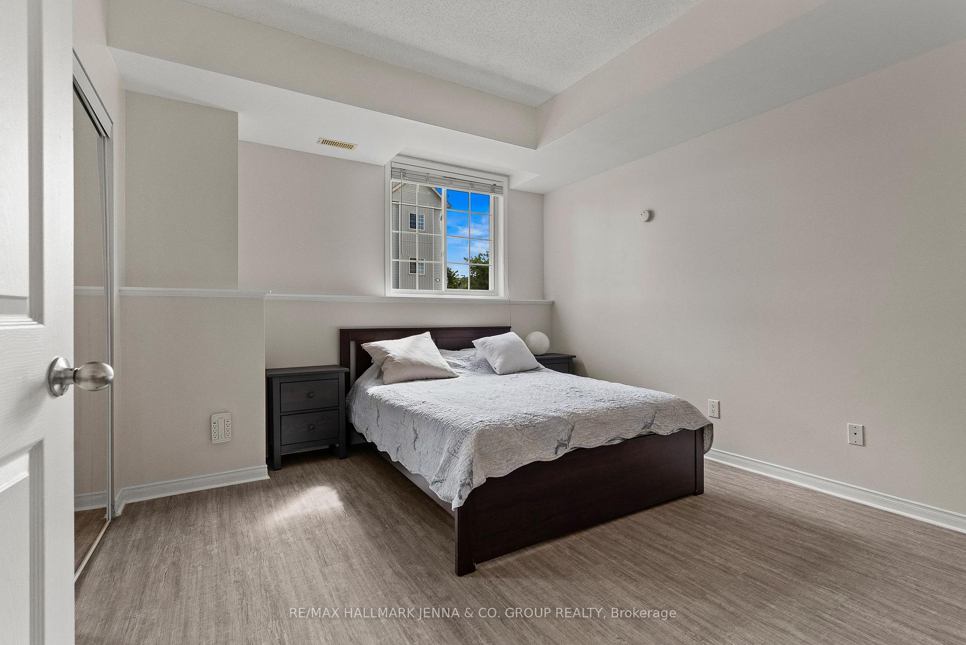 Photo 16 of Unit G, 102 Artesa Private, Ottawa, Kanata - Emerald Meadows/Trailwest — HOMEH
