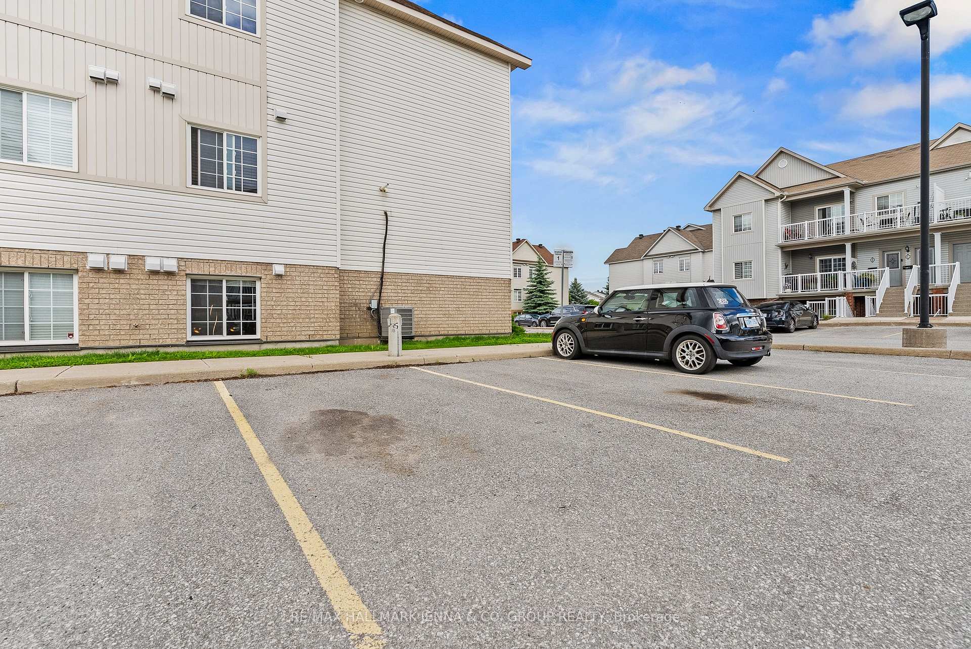 Photo 26 of Unit G, 102 Artesa Private, Ottawa, Kanata - Emerald Meadows/Trailwest — HOMEH