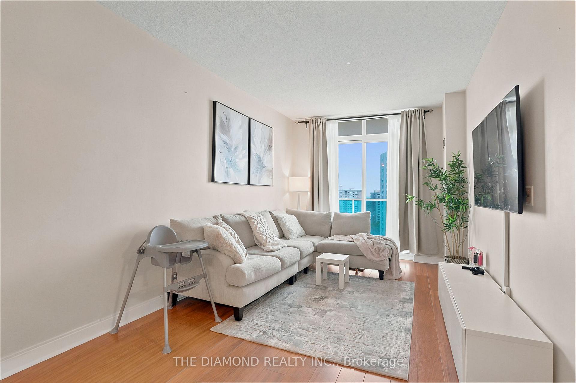 Photo 4 of Unit 1505, 90 Absolute Avenue, Mississauga, City Centre — HOMEH