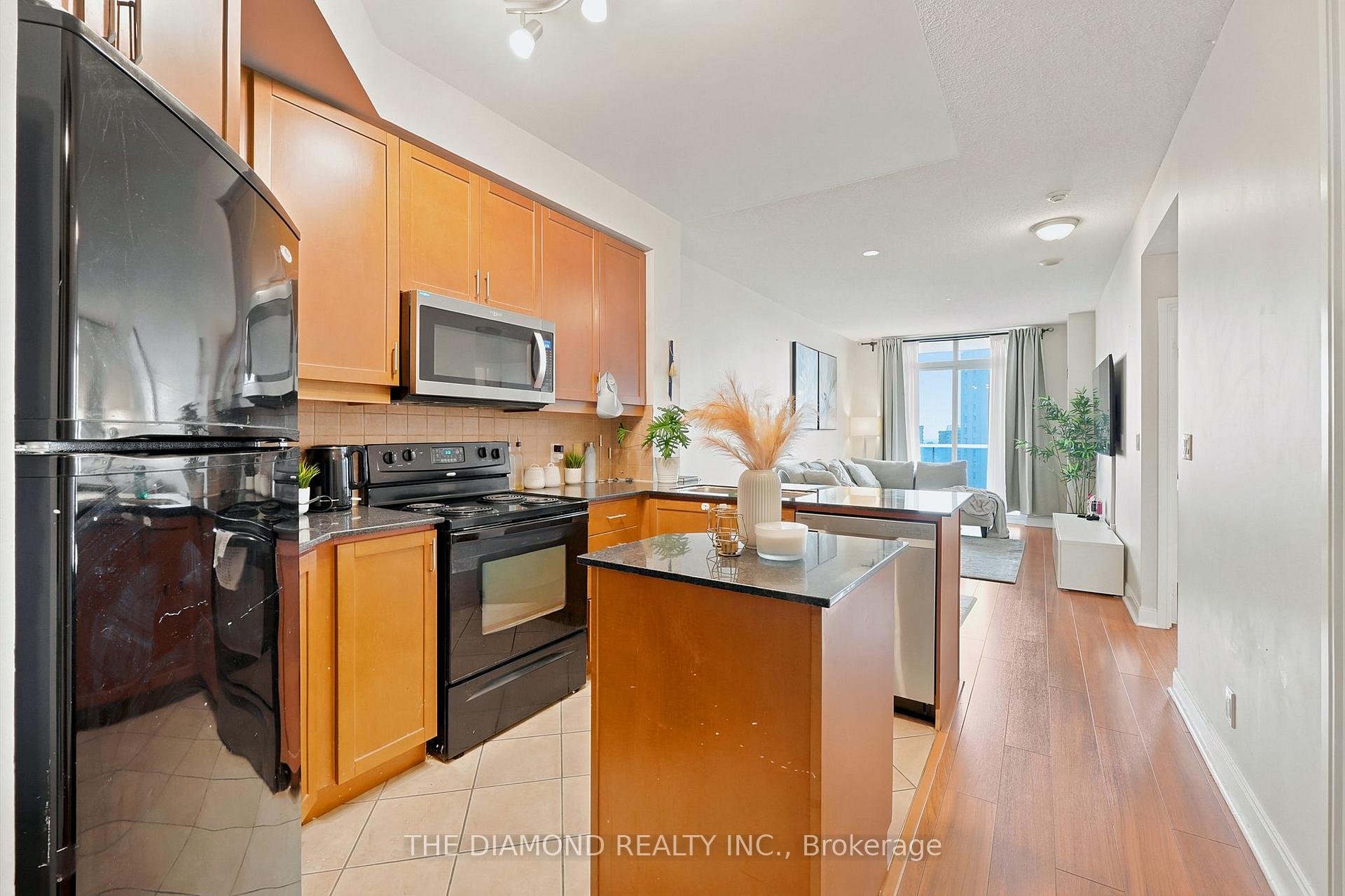 Photo 8 of Unit 1505, 90 Absolute Avenue, Mississauga, City Centre — HOMEH