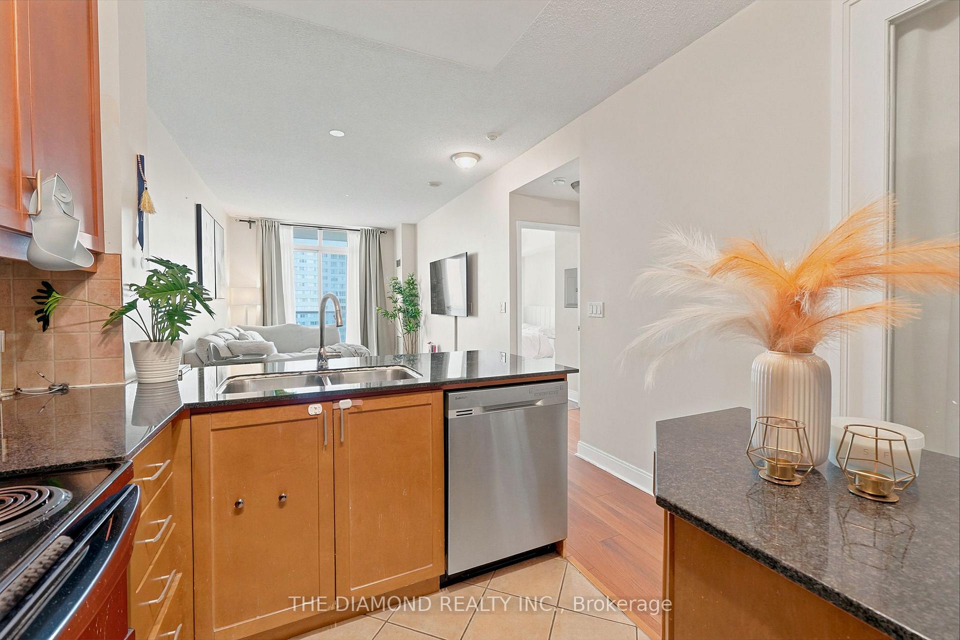 Photo 10 of Unit 1505, 90 Absolute Avenue, Mississauga, City Centre — HOMEH