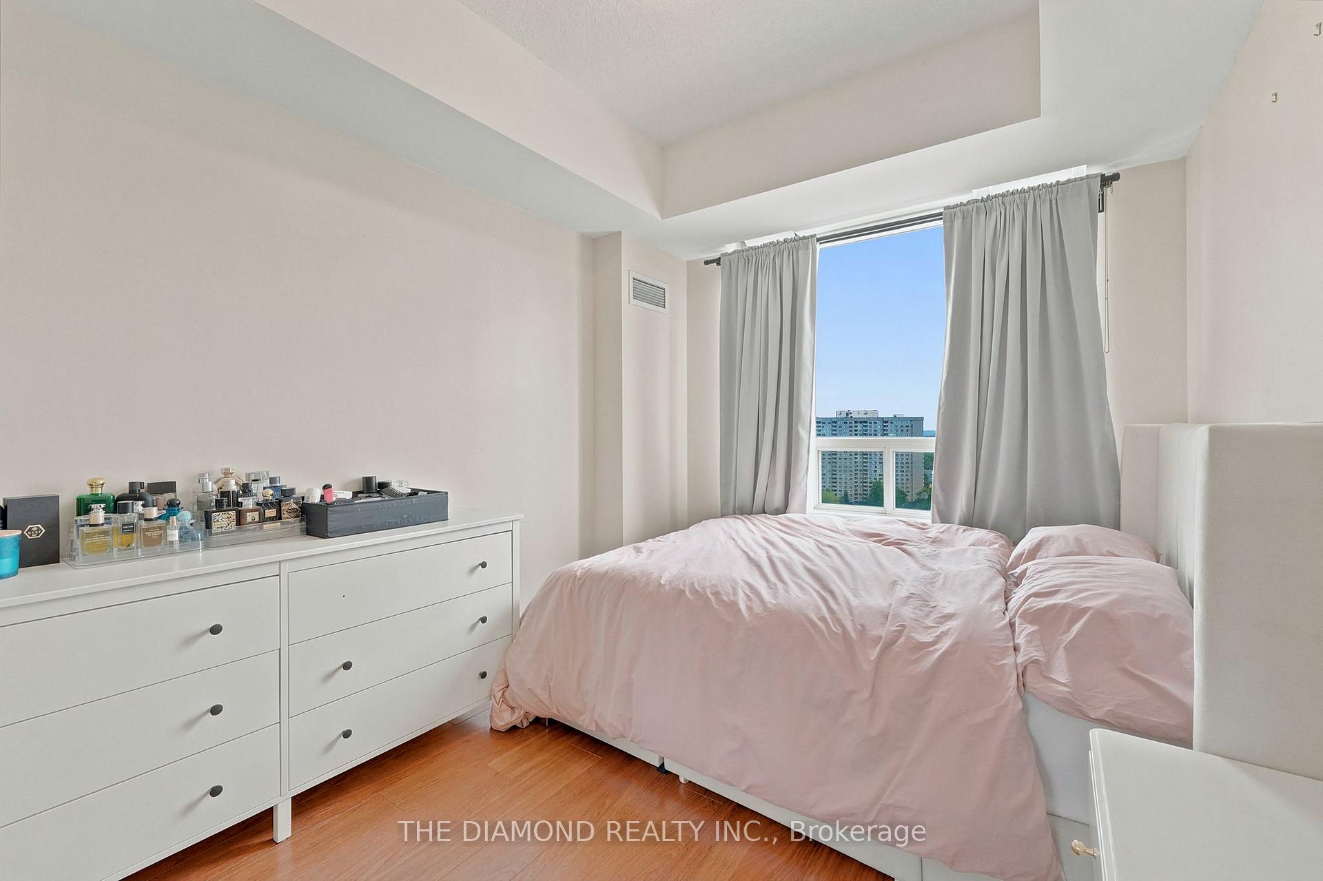 Photo 15 of Unit 1505, 90 Absolute Avenue, Mississauga, City Centre — HOMEH