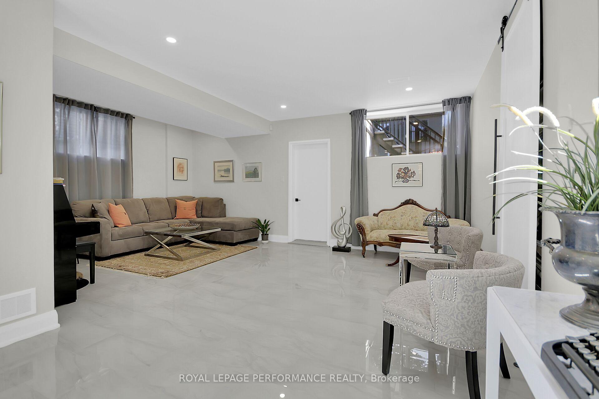 Photo 5 of 525 Edison Avenue, Ottawa, McKellar/Highland — HOMEH