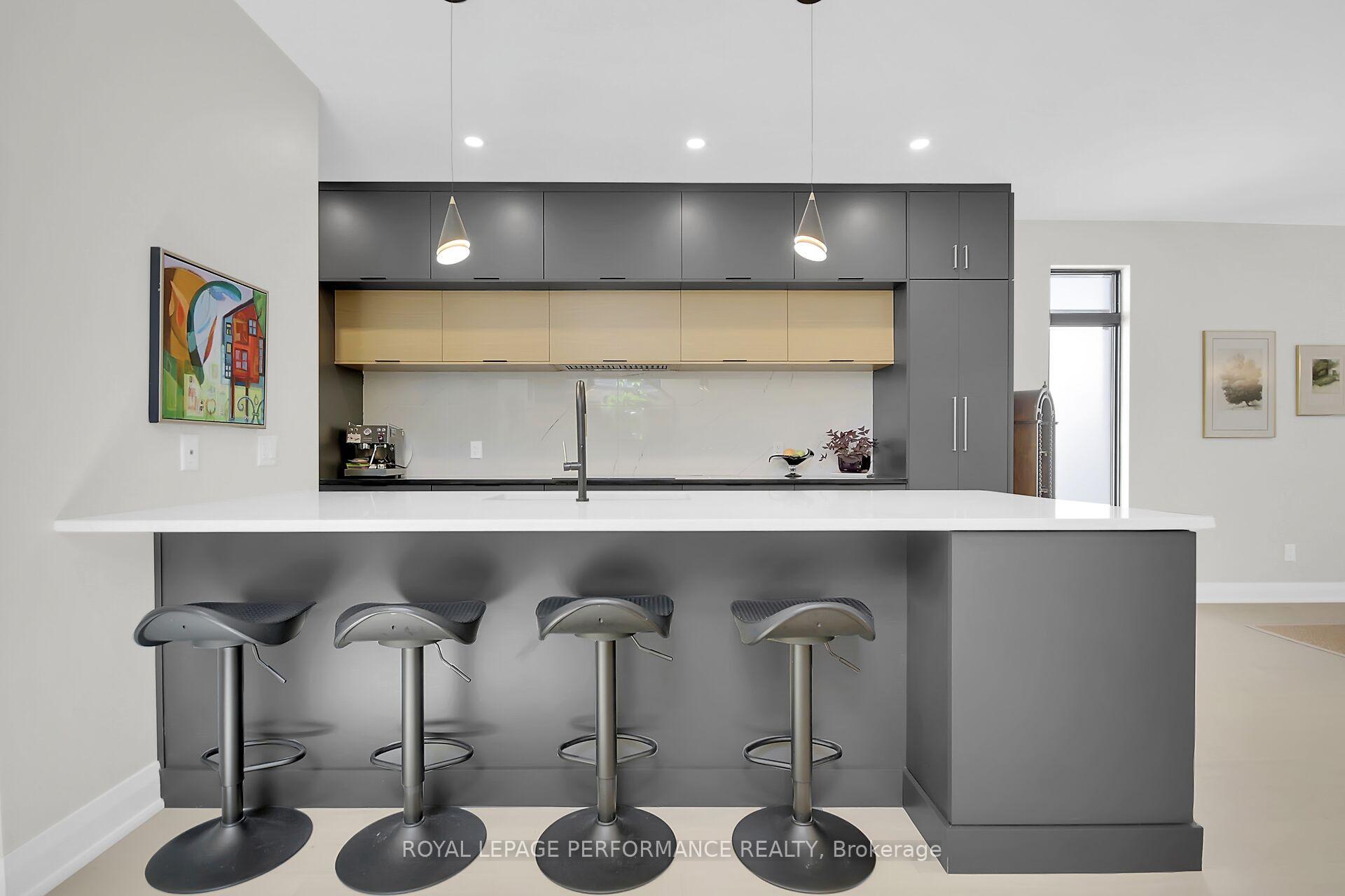 Photo 8 of 525 Edison Avenue, Ottawa, McKellar/Highland — HOMEH