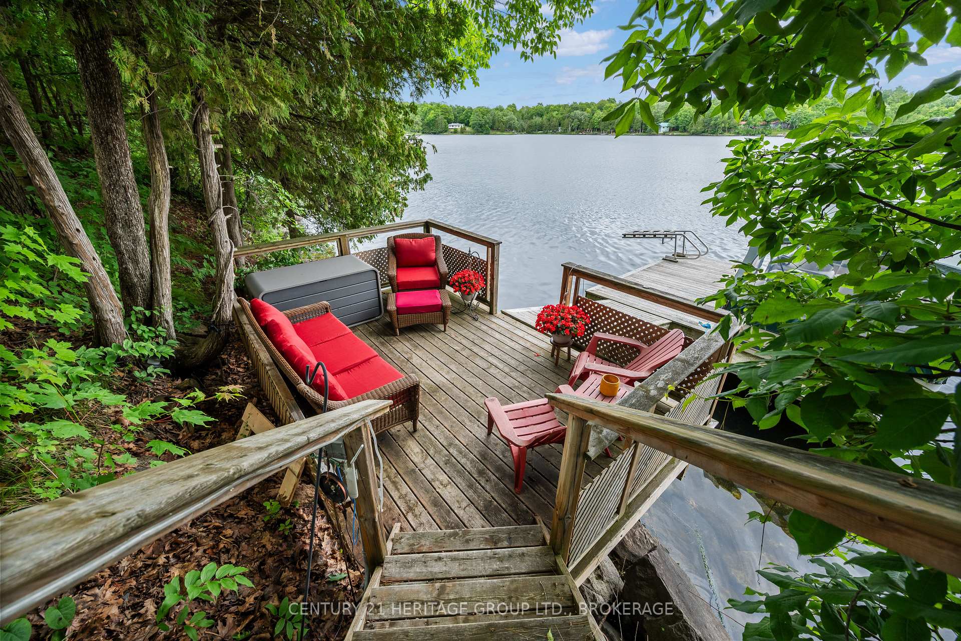Photo 2 of 4212 Pine Ridge Drive, Frontenac, Frontenac South — HOMEH