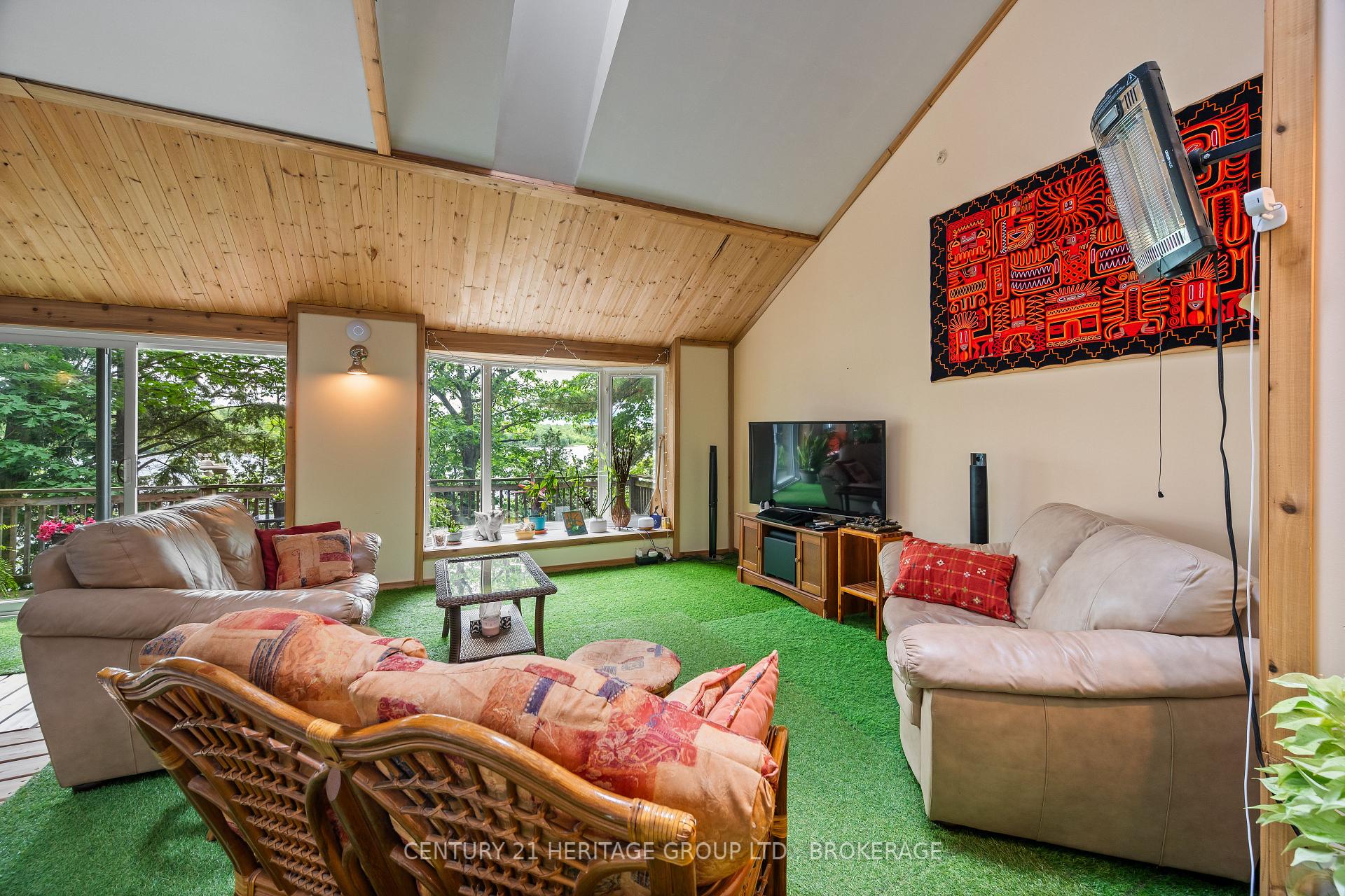 Photo 7 of 4212 Pine Ridge Drive, Frontenac, Frontenac South — HOMEH