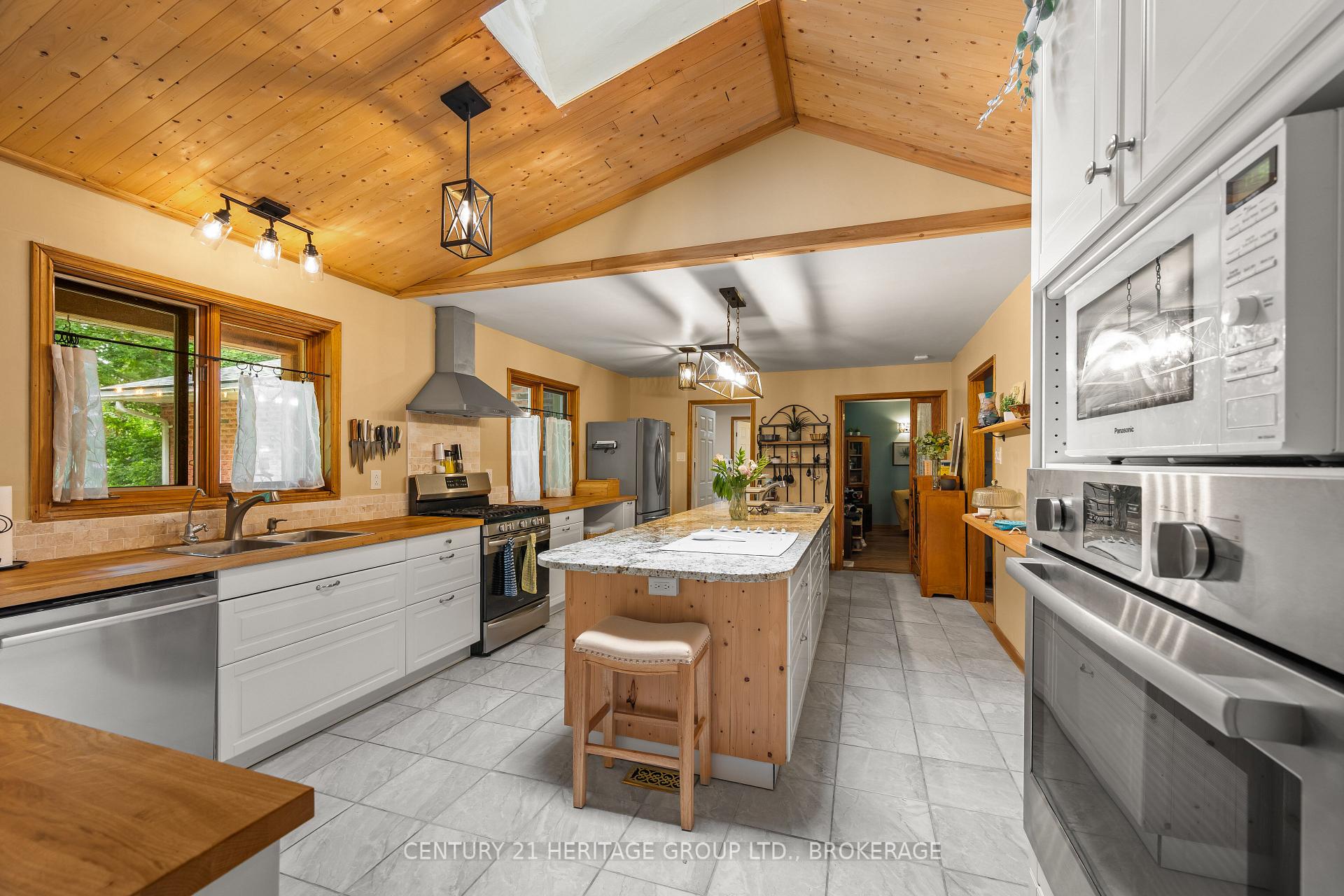 Photo 10 of 4212 Pine Ridge Drive, Frontenac, Frontenac South — HOMEH