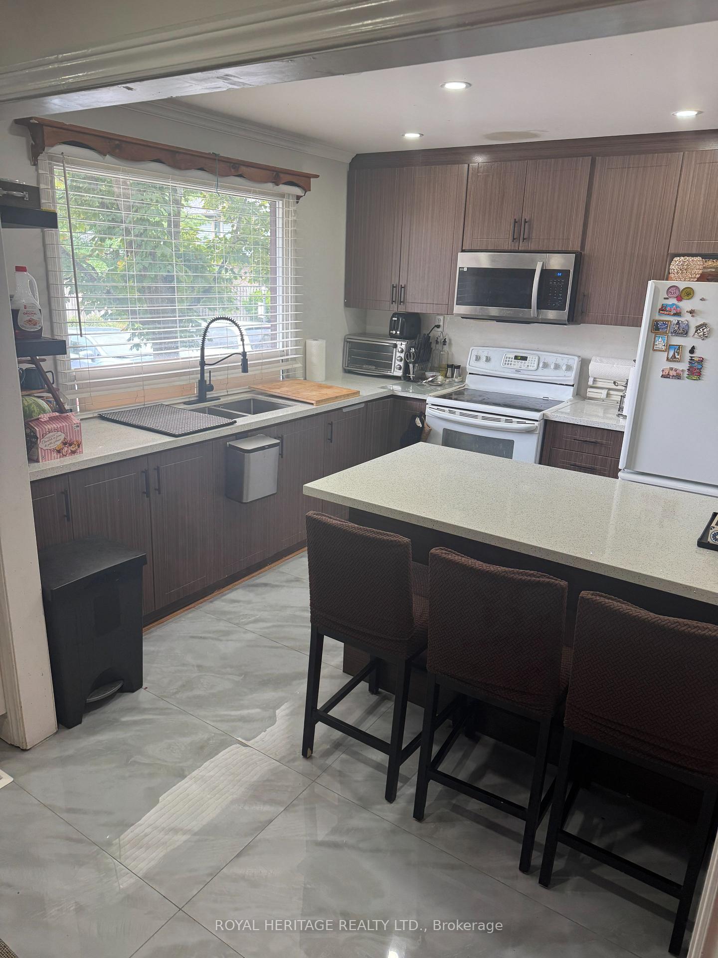 Photo 2 of Unit 75, 98 Falconer Drive, Mississauga, Streetsville — HOMEH