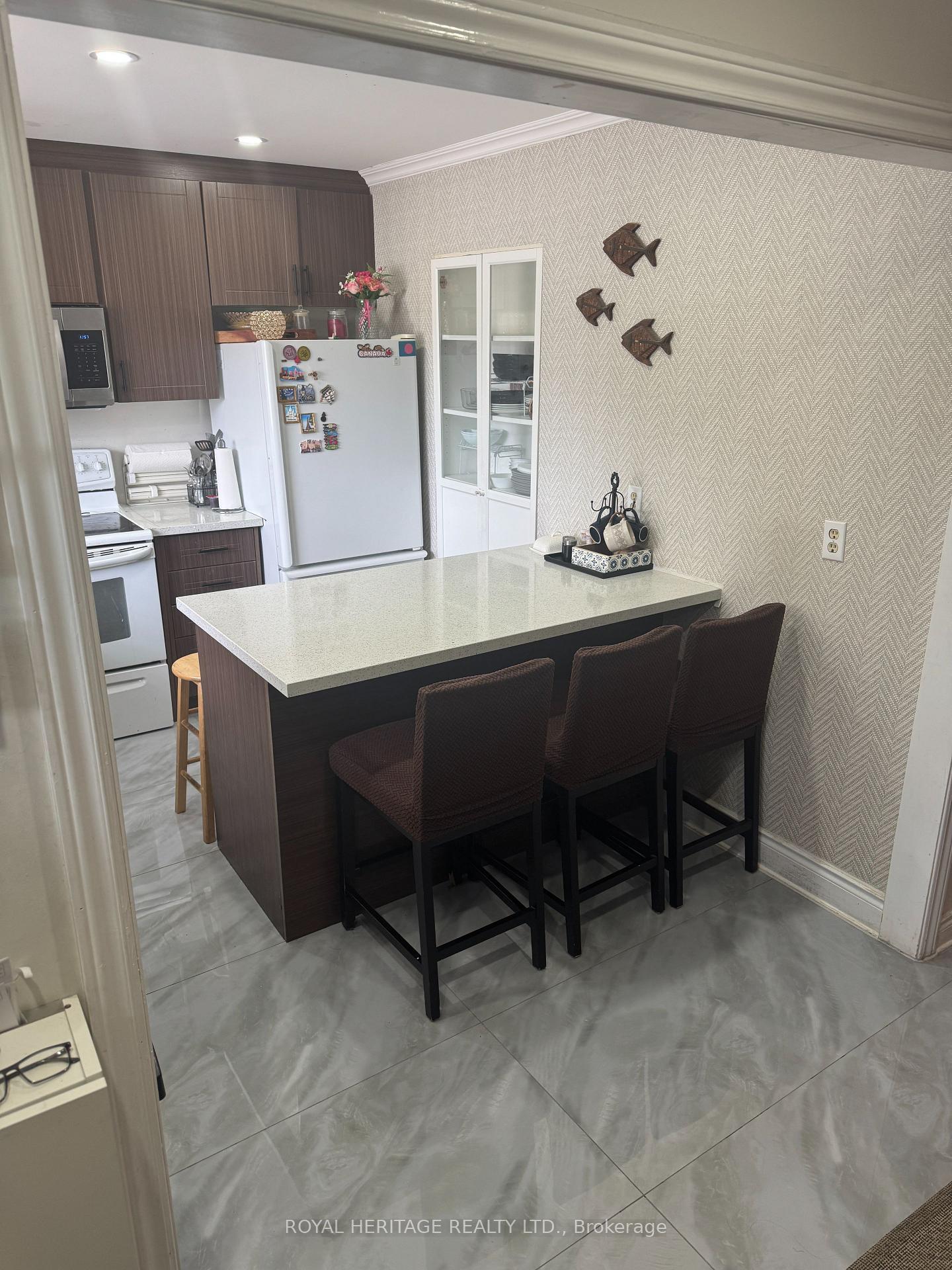 Photo 6 of Unit 75, 98 Falconer Drive, Mississauga, Streetsville — HOMEH