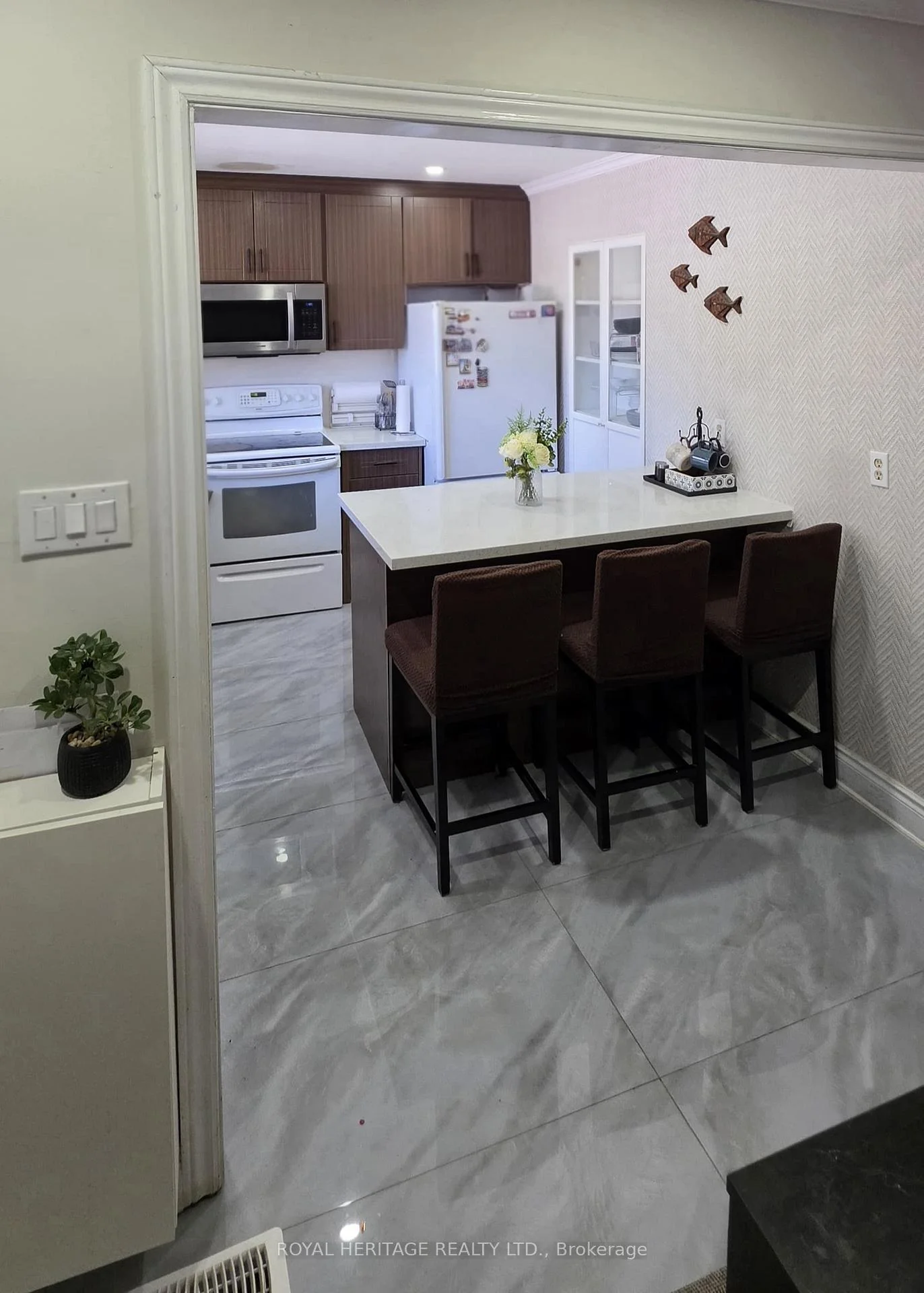 Photo 5 of Unit 75, 98 Falconer Drive, Mississauga, Streetsville — HOMEH