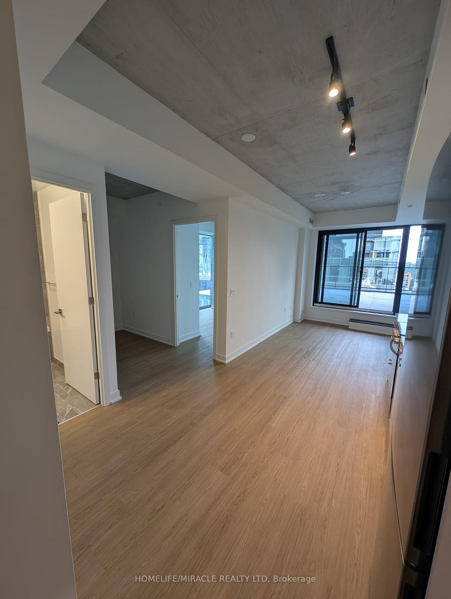 Photo 4 of Unit 902, 284 King Street, Toronto, Moss Park — HOMEH