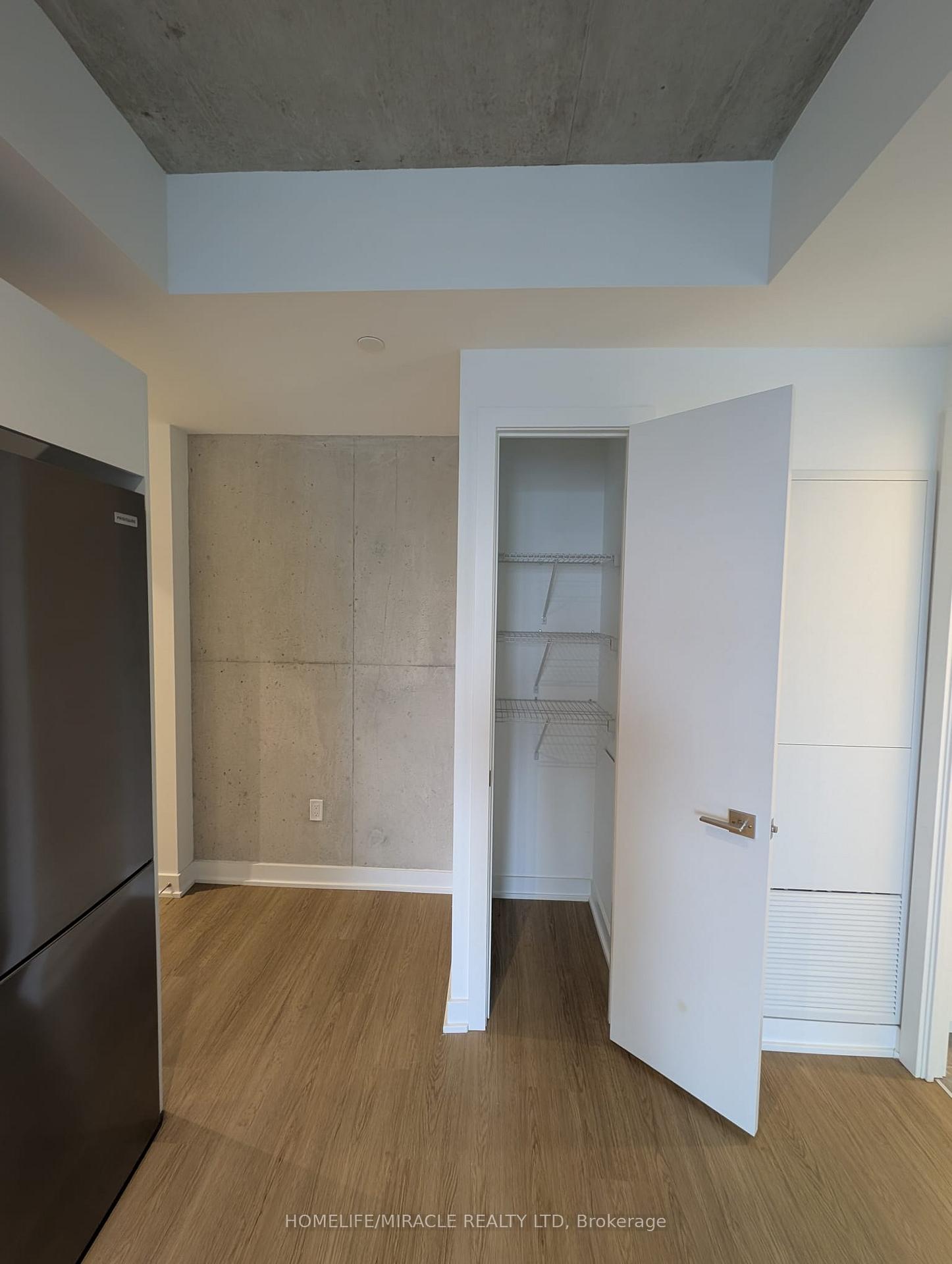 Photo 10 of Unit 902, 284 King Street, Toronto, Moss Park — HOMEH