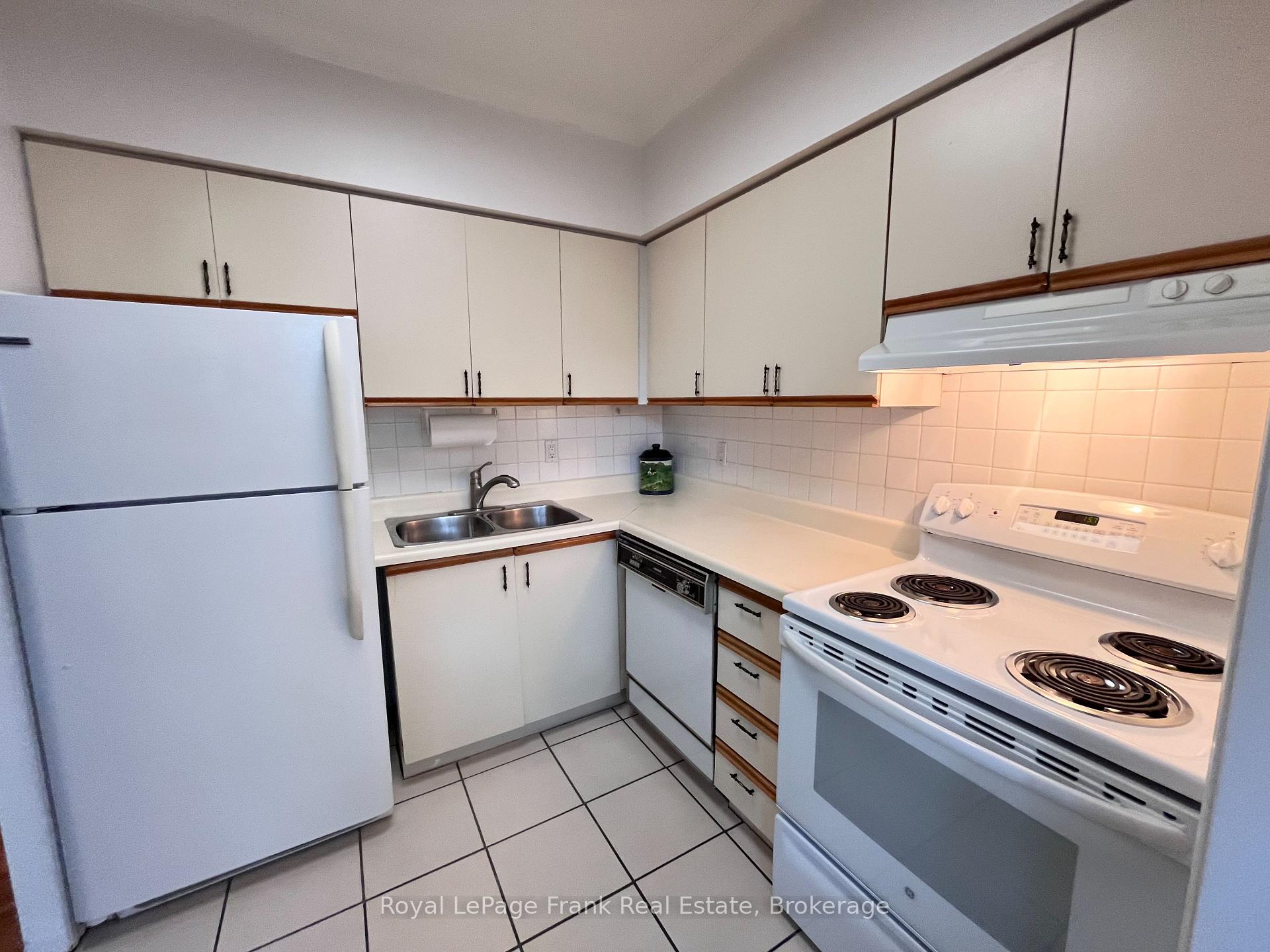 Photo 20 of Unit 102, 1110 Walden Circle, Mississauga, Clarkson — HOMEH