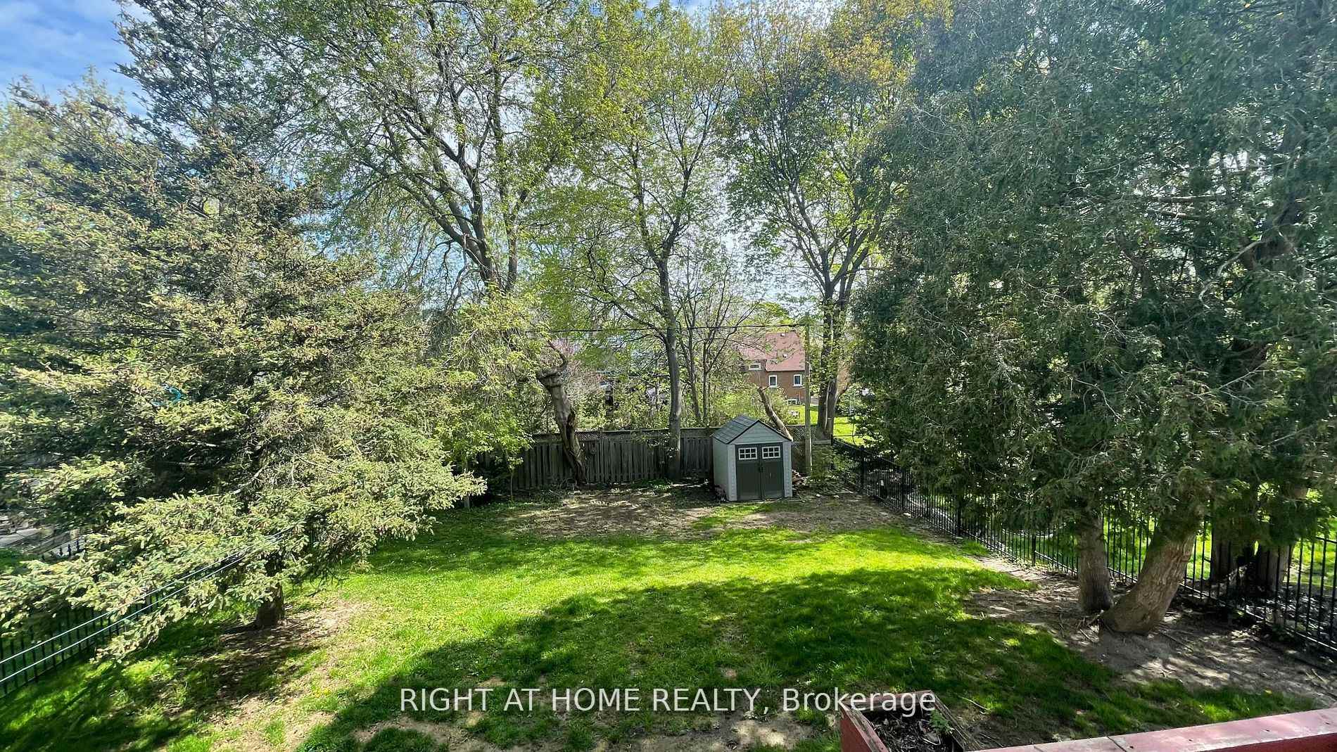 Photo 2 of 15 Agar Crescent, Etobicoke, Islington-City Centre West — HOMEH