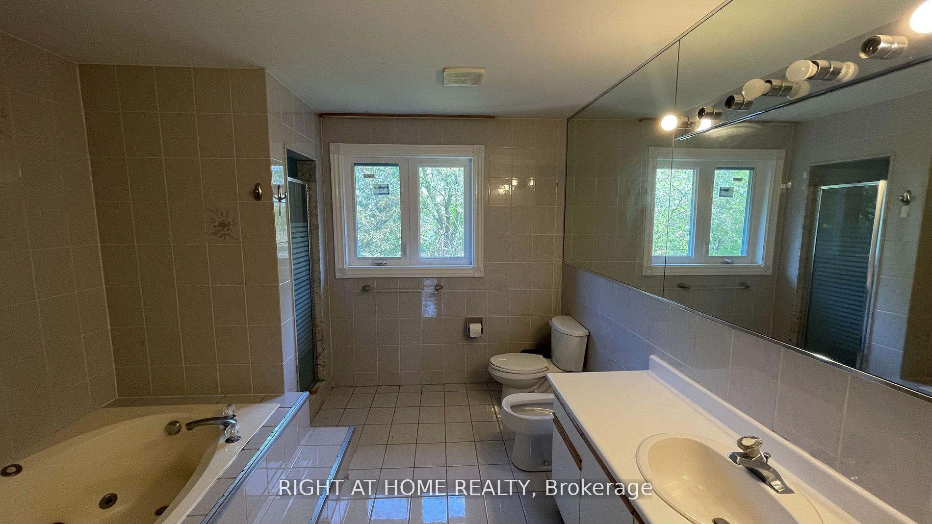 Photo 8 of 15 Agar Crescent, Etobicoke, Islington-City Centre West — HOMEH