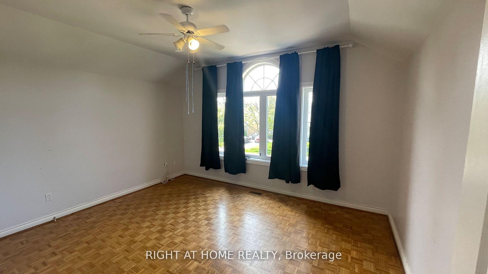 Photo 9 of 15 Agar Crescent, Etobicoke, Islington-City Centre West — HOMEH