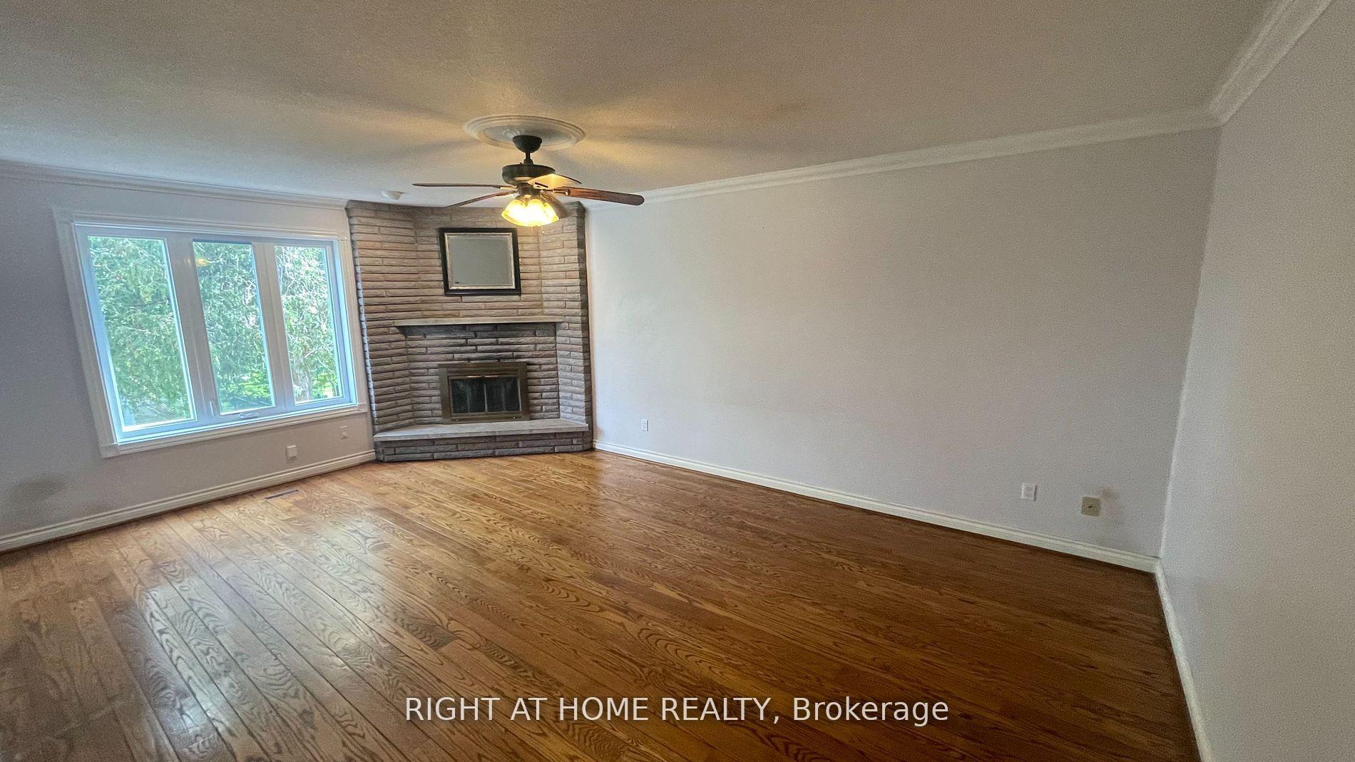 Photo 14 of 15 Agar Crescent, Etobicoke, Islington-City Centre West — HOMEH