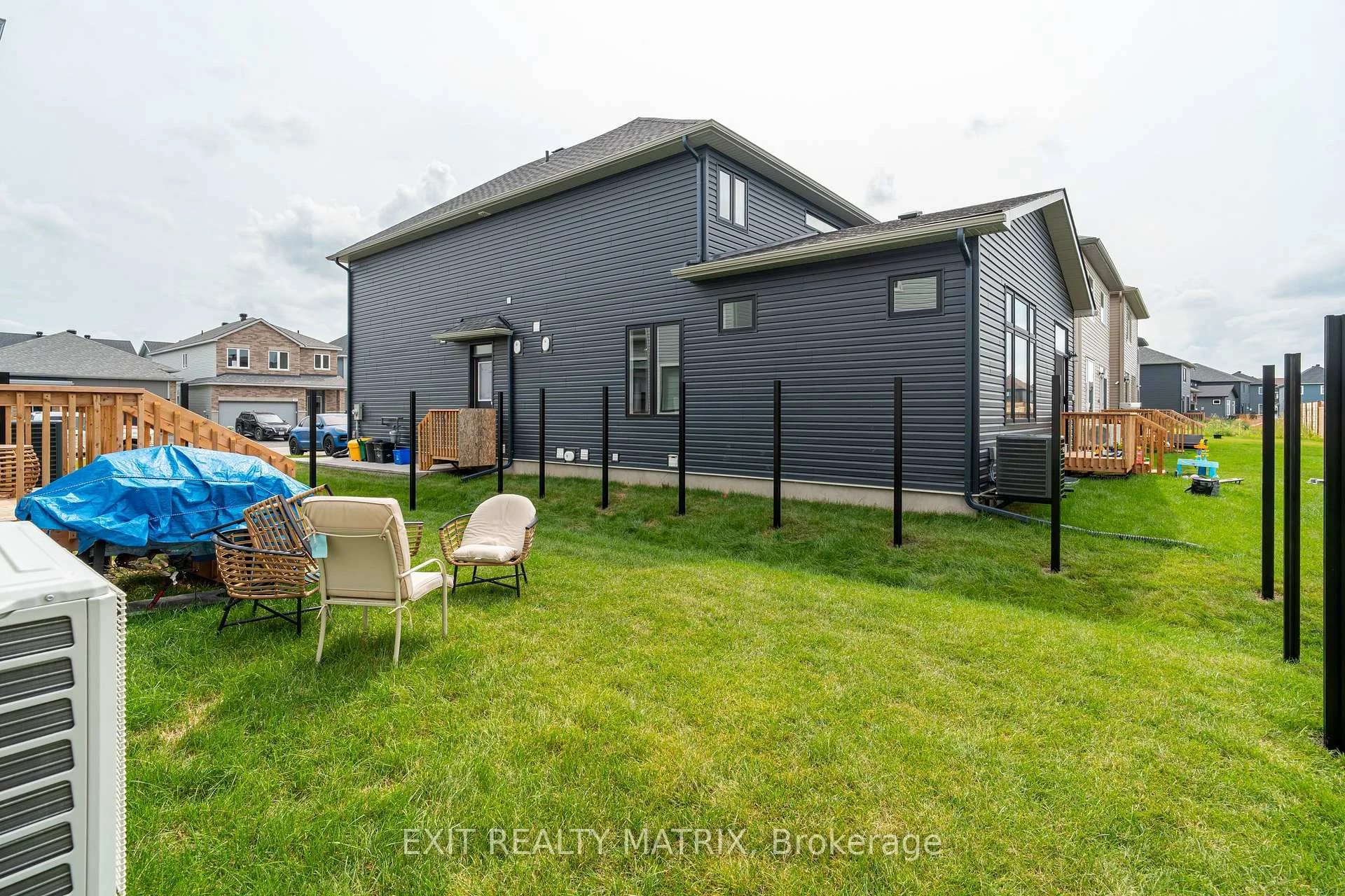 Photo 6 of Unit B, 161 Massalia Crescent, Ottawa, Notting Hill/Summerside — HOMEH